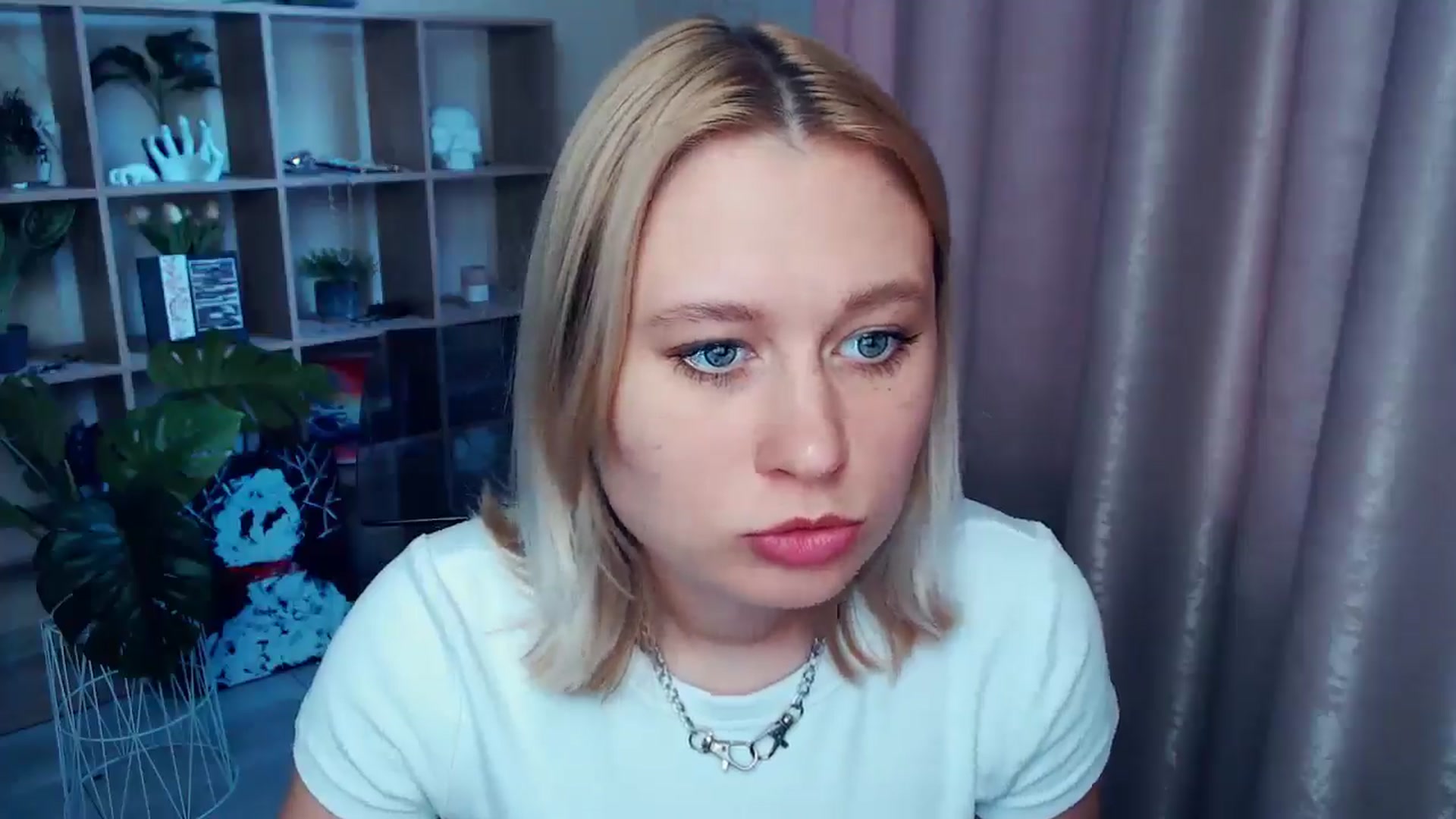 Gallery image thumbnail from Kukla_kolduna's myfreecams stream on, 06/11/2025, 17:06 image 14 of 20