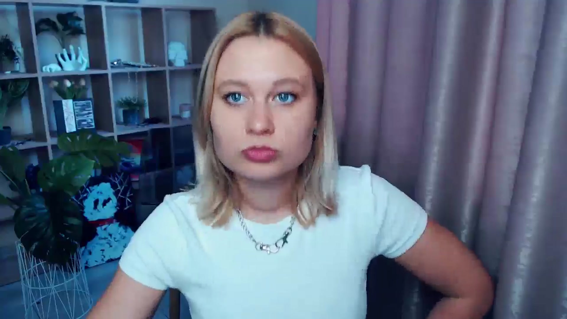 Gallery image thumbnail from Kukla_kolduna's myfreecams stream on, 06/11/2025, 17:06 image 13 of 20