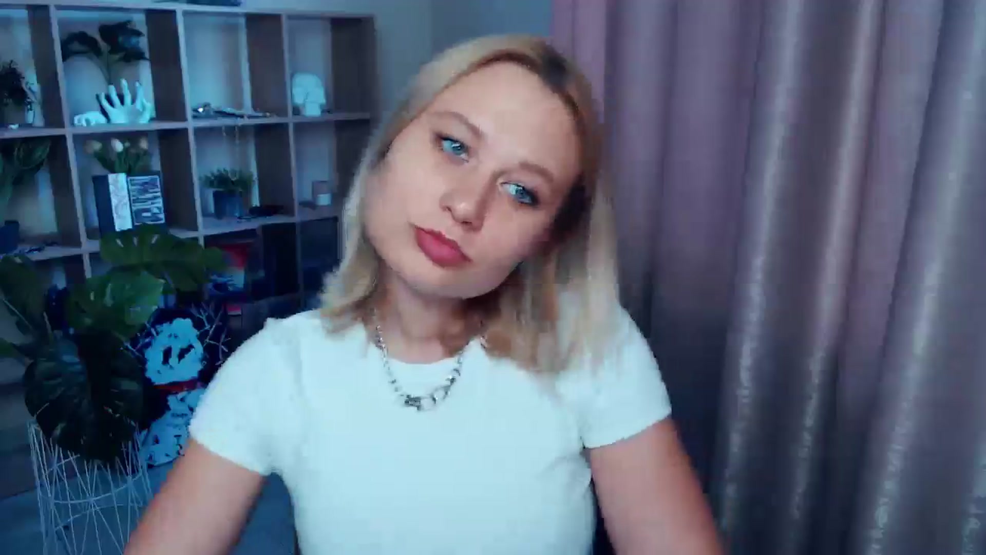 Gallery image thumbnail from Kukla_kolduna's myfreecams stream on, 06/11/2025, 17:06 image 11 of 20