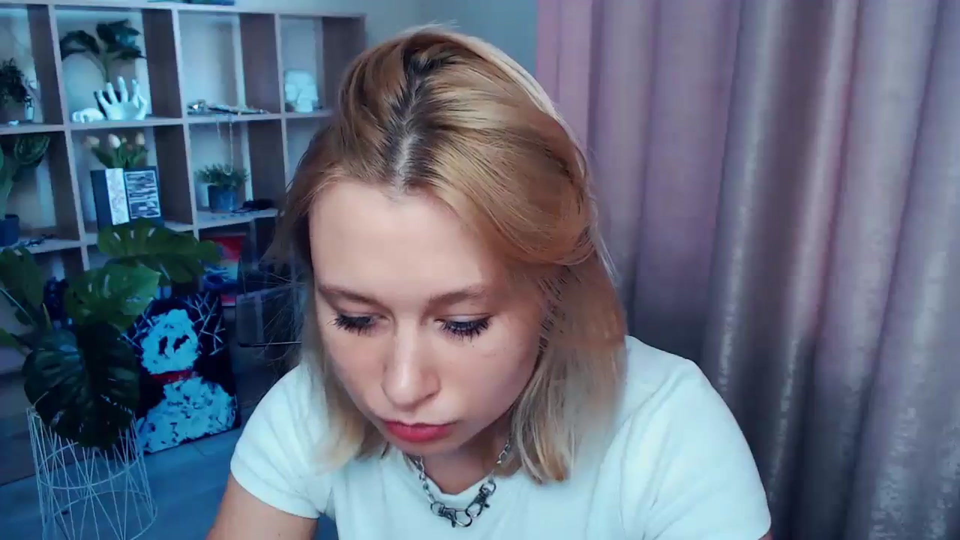 Gallery image thumbnail from Kukla_kolduna's myfreecams stream on, 06/11/2025, 17:06 image 2 of 20