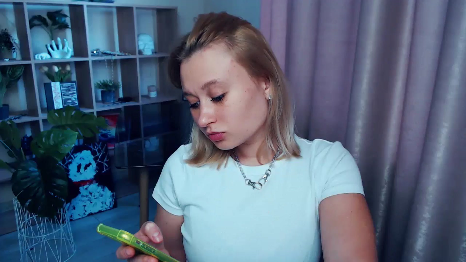 Gallery image thumbnail from Kukla_kolduna's myfreecams stream on, 06/11/2025, 17:06 image 5 of 20