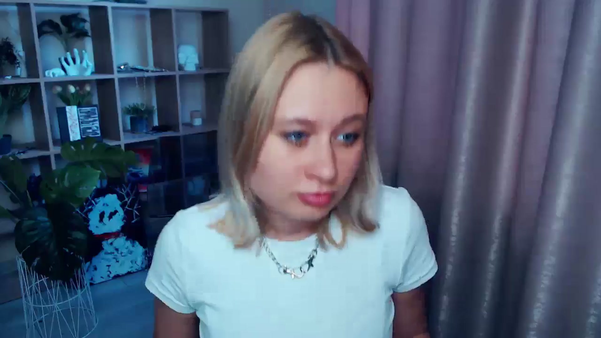 Gallery image thumbnail from Kukla_kolduna's myfreecams stream on, 06/11/2025, 17:06 image 12 of 20