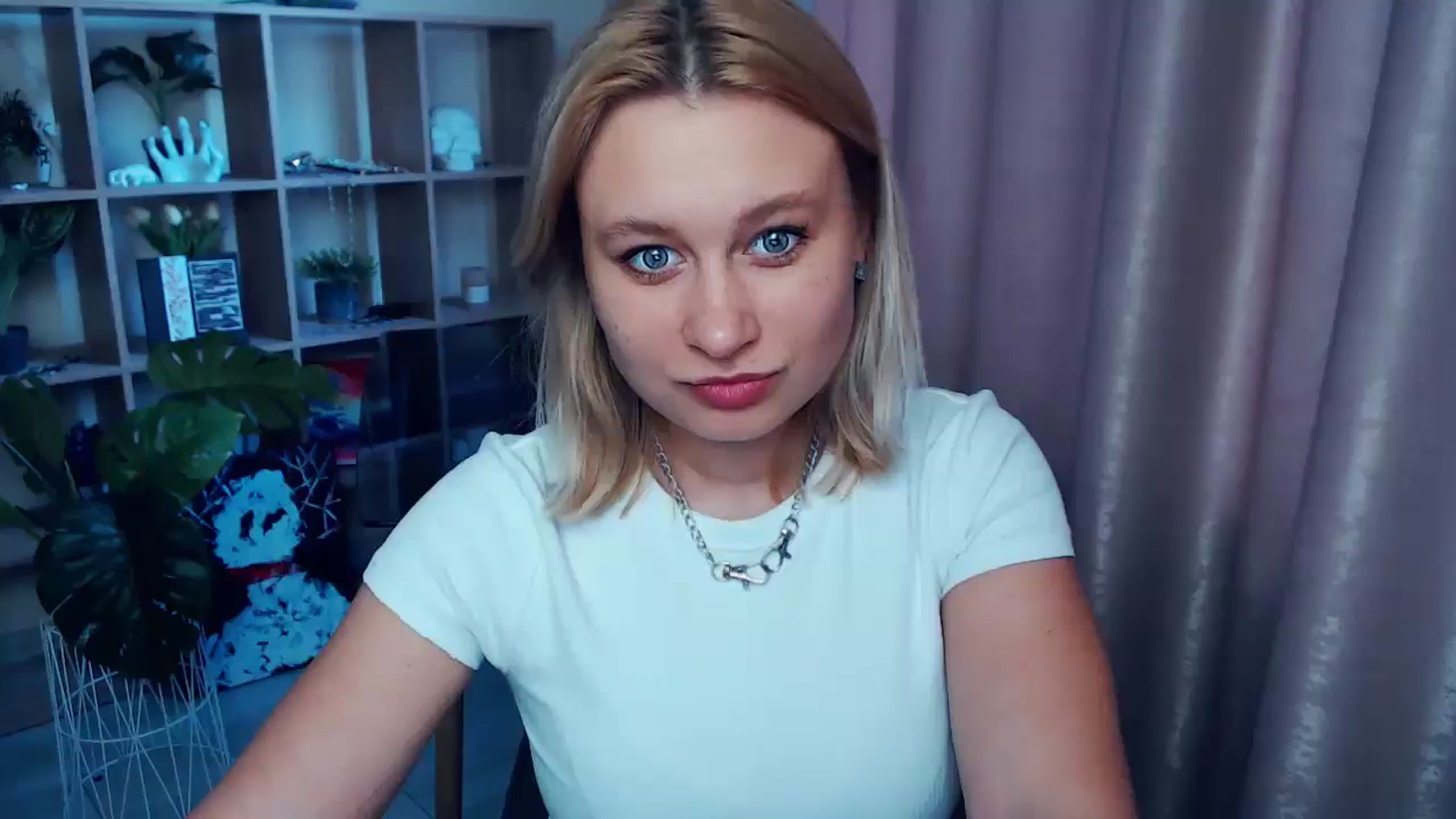 Gallery image thumbnail from Kukla_kolduna's myfreecams stream on, 06/11/2025, 17:06 image 8 of 20