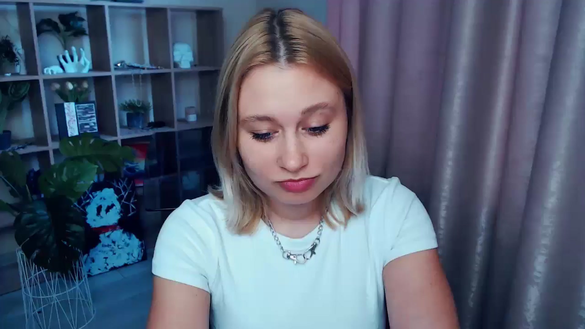 Gallery image thumbnail from Kukla_kolduna's myfreecams stream on, 06/11/2025, 17:06 image 15 of 20