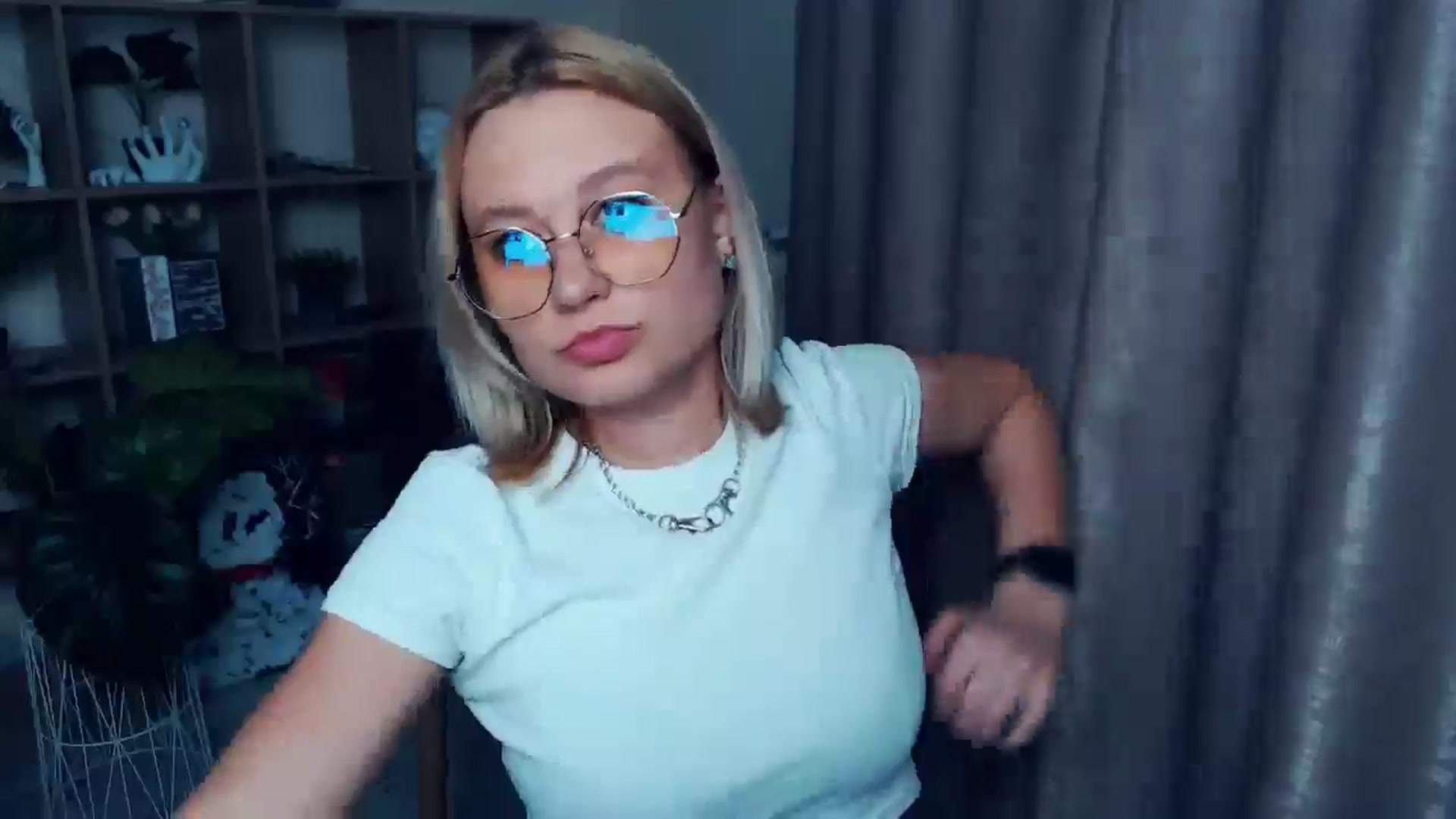 Gallery image thumbnail from Kukla_kolduna's myfreecams stream on, 06/11/2025, 18:10 image 16 of 20