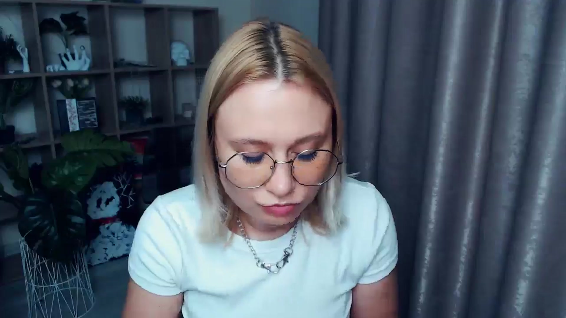 Gallery image thumbnail from Kukla_kolduna's myfreecams stream on, 06/11/2025, 18:10 image 20 of 20