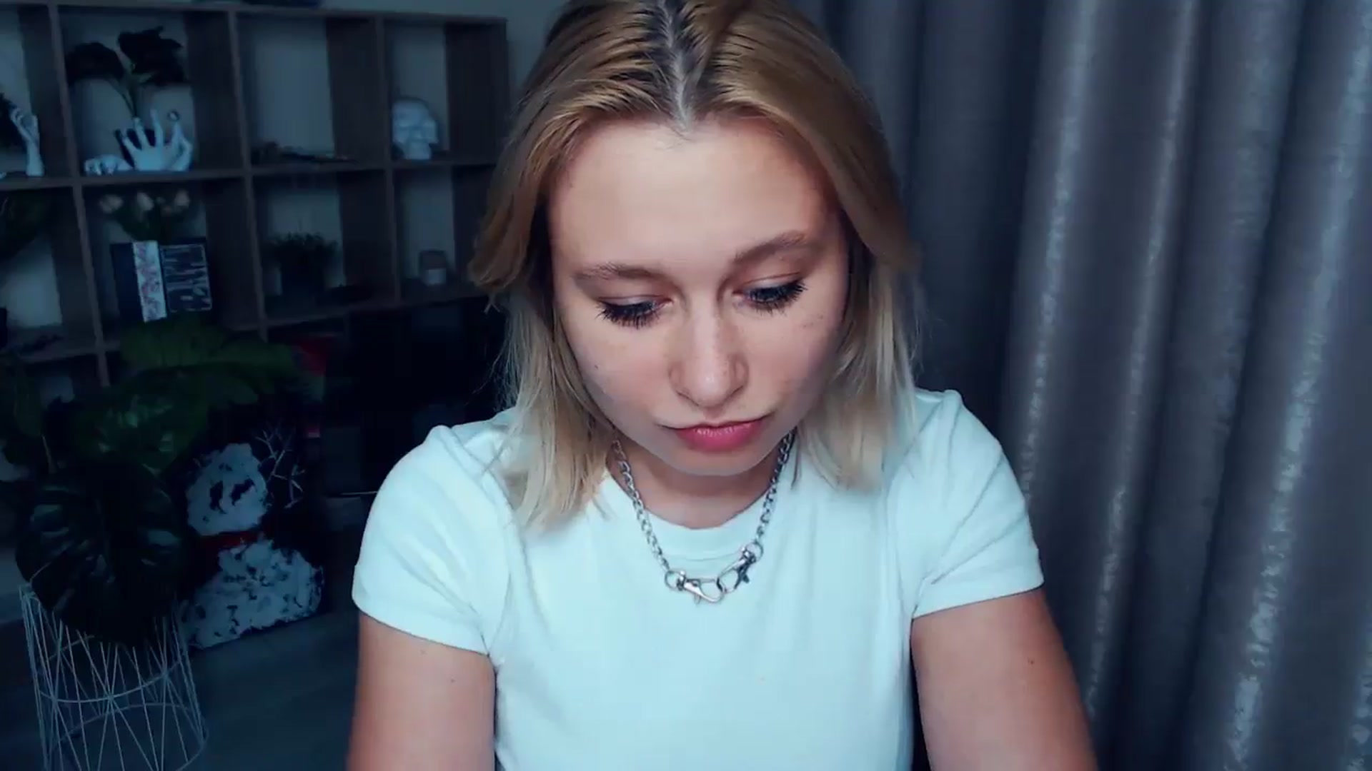 Gallery image thumbnail from Kukla_kolduna's myfreecams stream on, 06/11/2025, 18:10 image 8 of 20