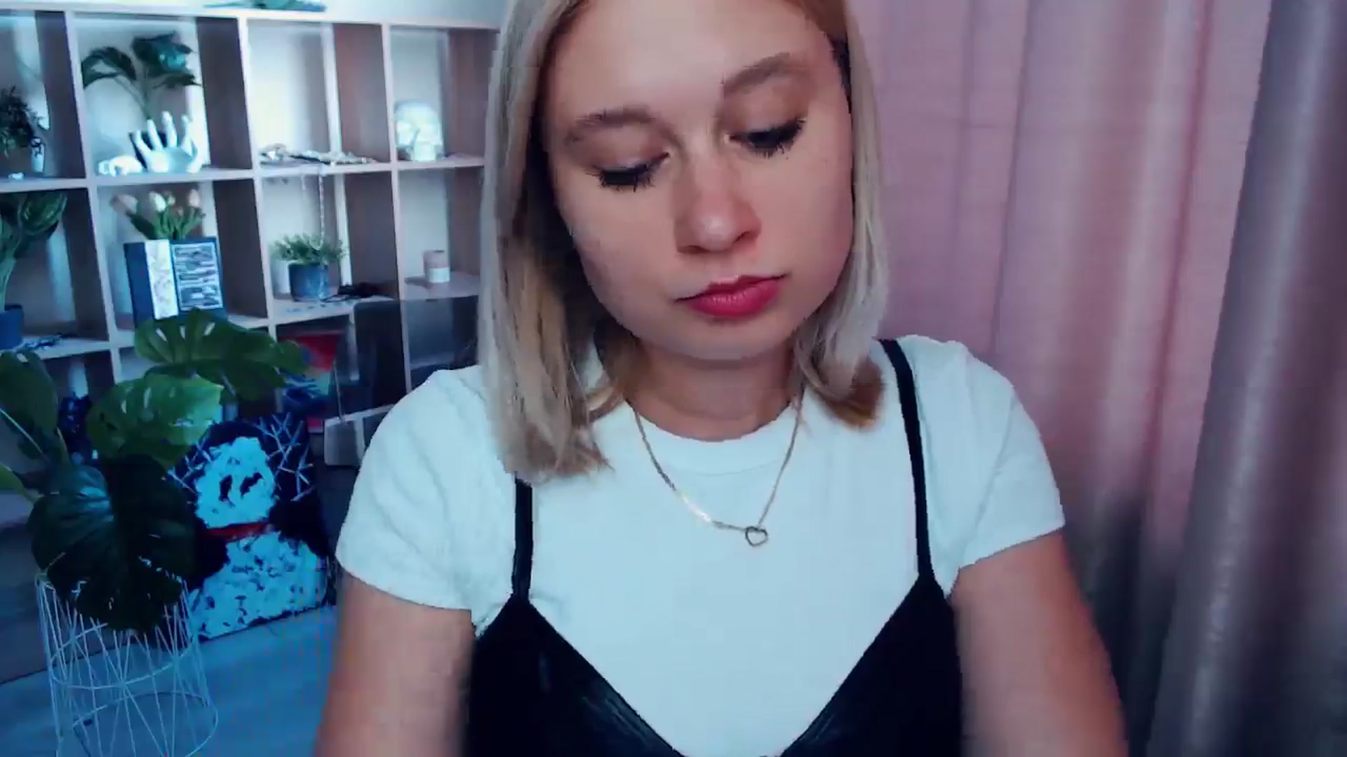 Gallery image thumbnail from Kukla_kolduna's myfreecams stream on, 06/12/2025, 15:45 image 16 of 20