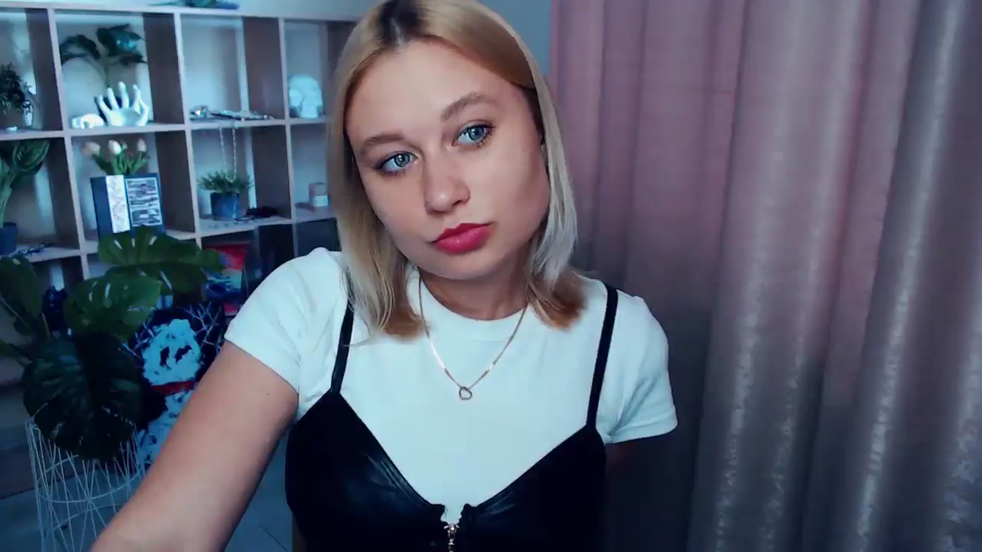 Gallery image thumbnail from Kukla_kolduna's myfreecams stream on, 06/12/2025, 15:45 image 3 of 20