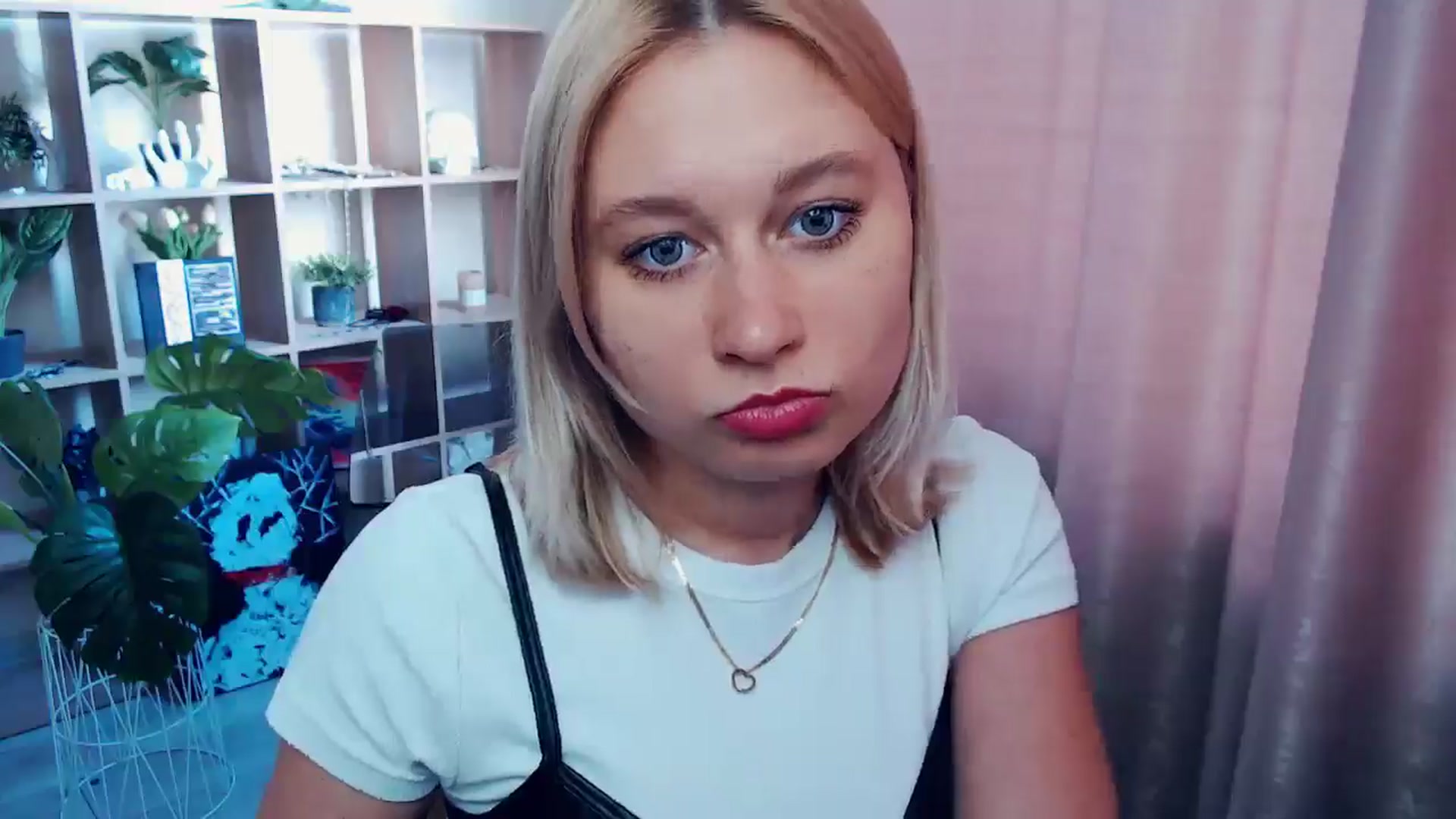 Gallery image thumbnail from Kukla_kolduna's myfreecams stream on, 06/12/2025, 15:45 image 9 of 20