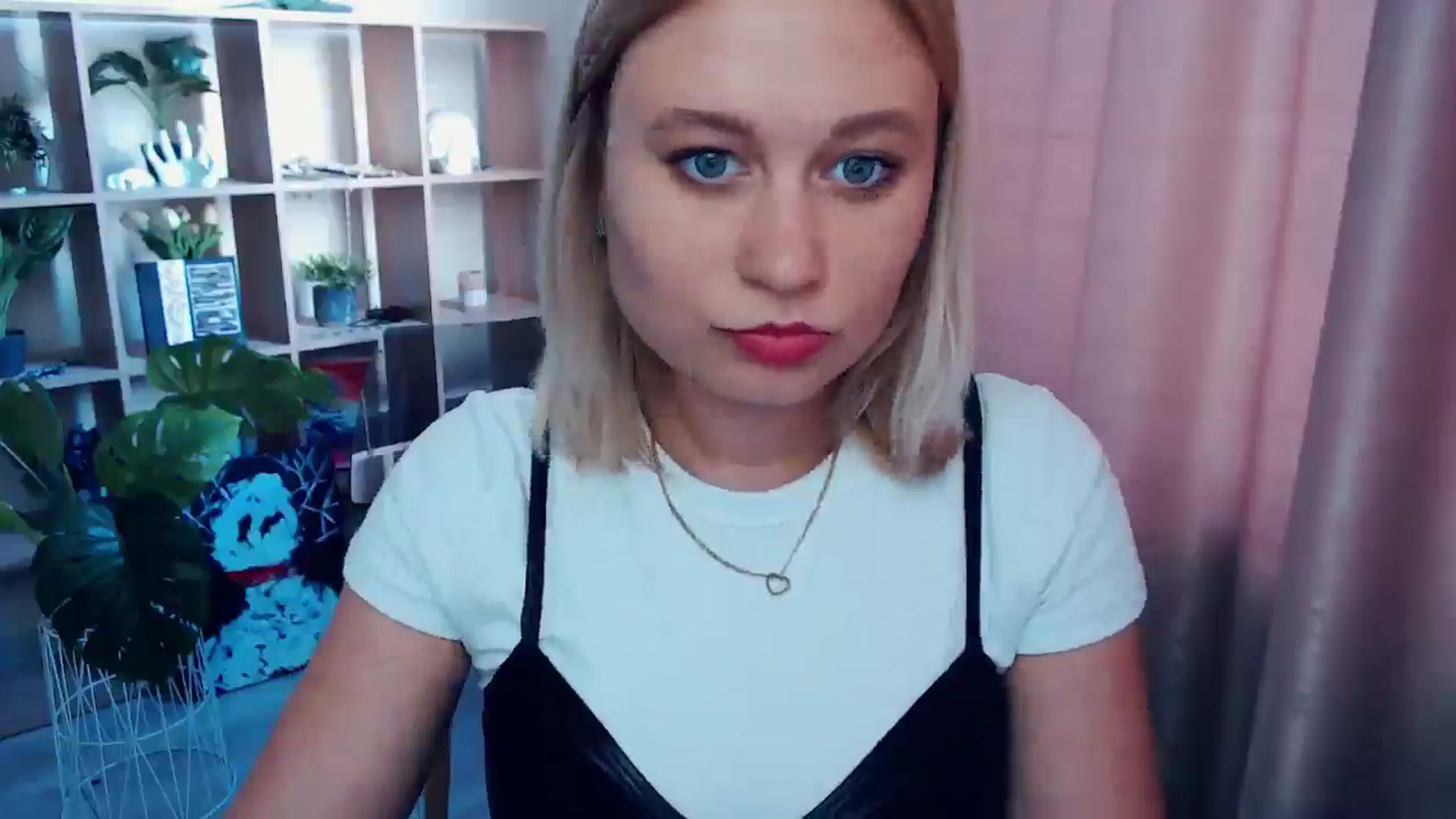 Gallery image thumbnail from Kukla_kolduna's myfreecams stream on, 06/12/2025, 15:45 image 14 of 20