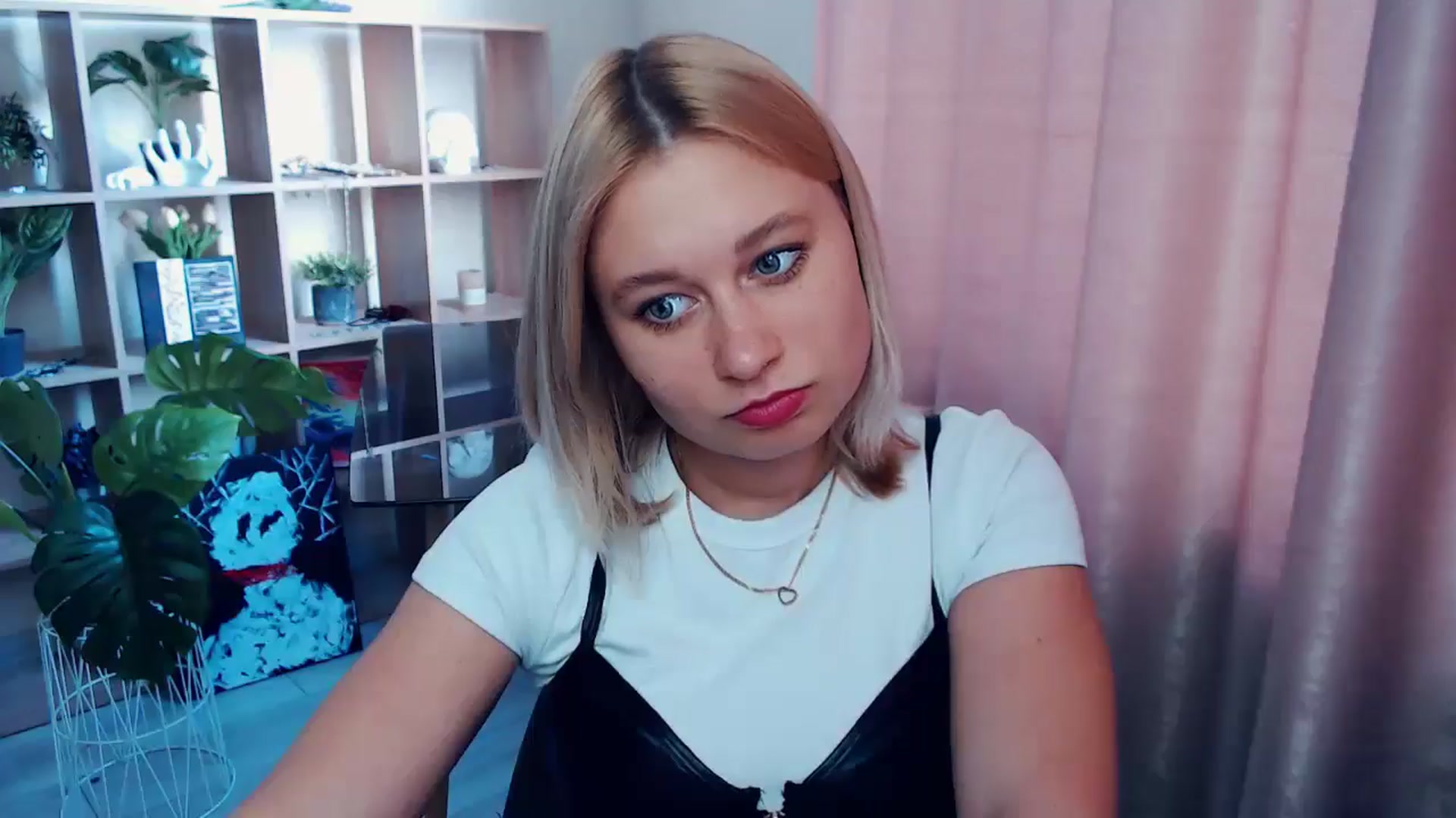 Gallery image thumbnail from Kukla_kolduna's myfreecams stream on, 06/12/2025, 15:45 image 18 of 20
