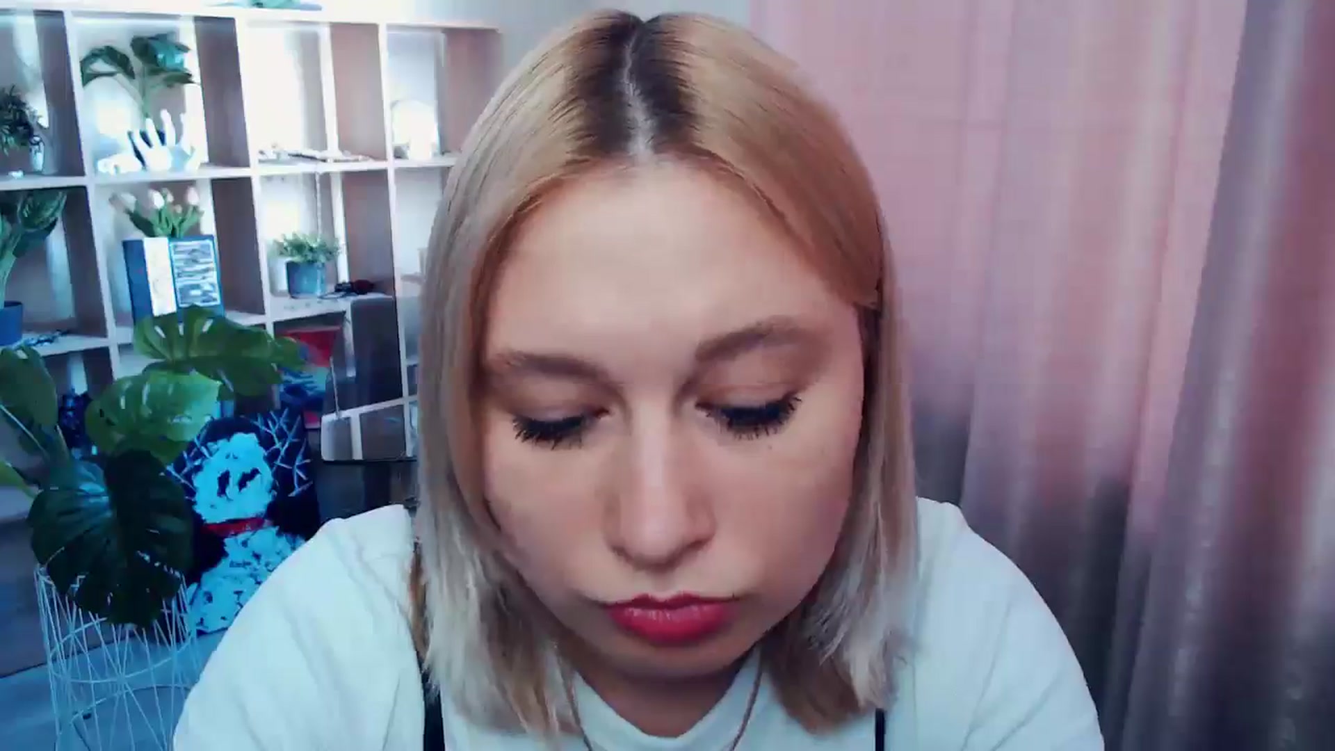 Gallery image thumbnail from Kukla_kolduna's myfreecams stream on, 06/12/2025, 15:45 image 11 of 20