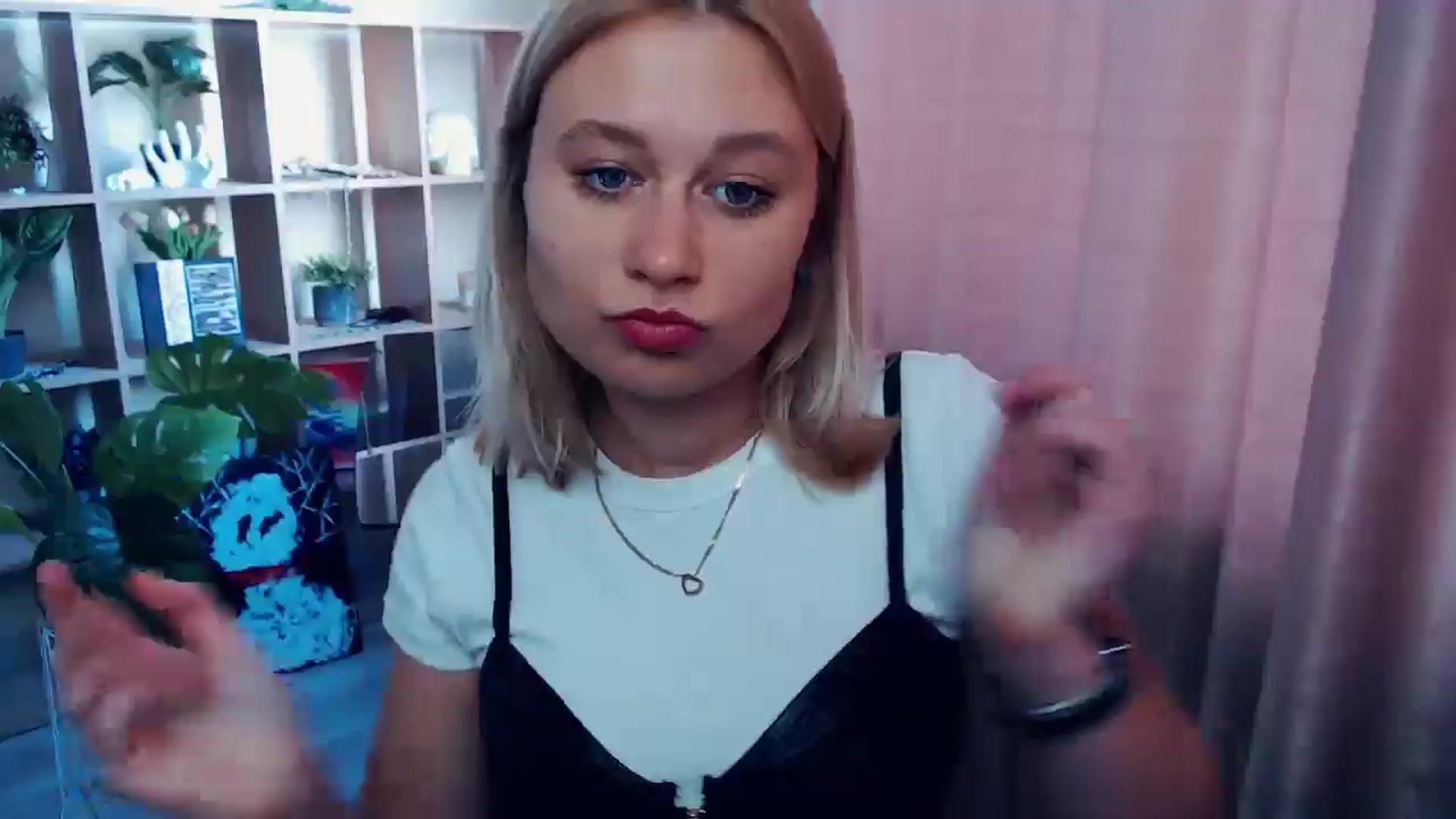 Gallery image thumbnail from Kukla_kolduna's myfreecams stream on, 06/12/2025, 15:45 image 7 of 20