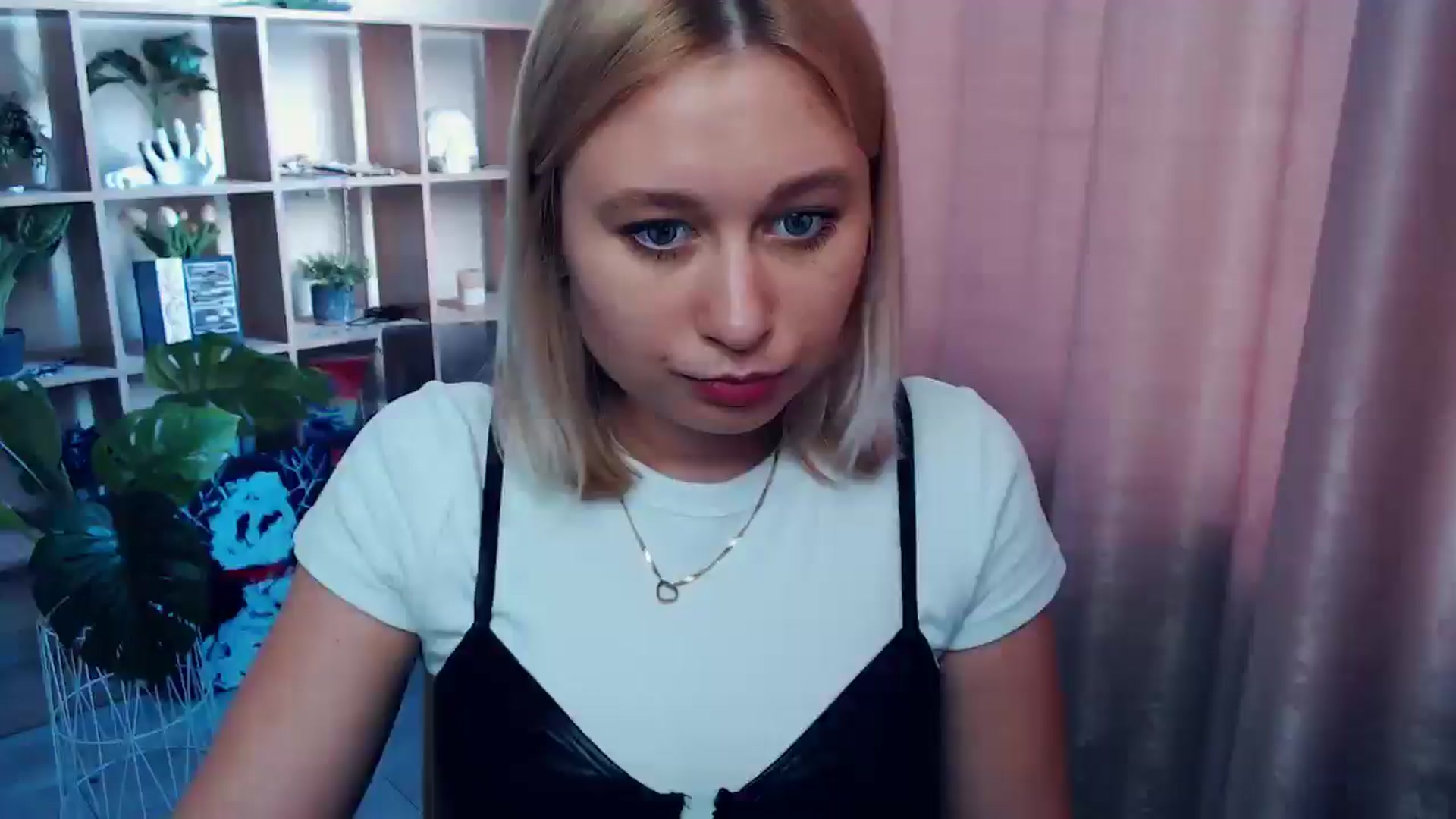 Gallery image thumbnail from Kukla_kolduna's myfreecams stream on, 06/12/2025, 17:20 image 1 of 20