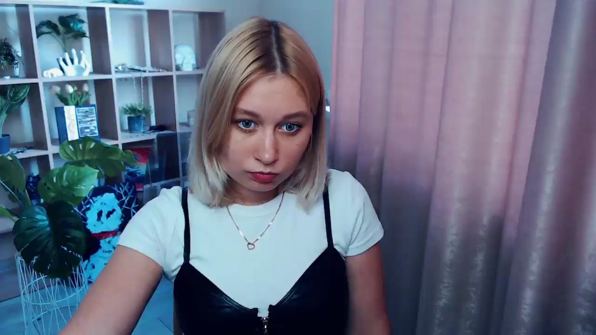 Gallery image thumbnail from Kukla_kolduna's myfreecams stream on, 06/12/2025, 17:20 image 3 of 20