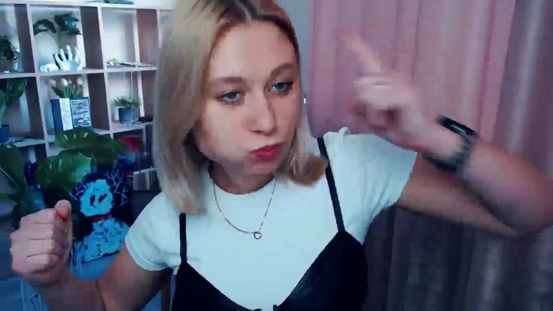 Gallery image thumbnail from Kukla_kolduna's myfreecams stream on, 06/12/2025, 17:20 image 5 of 20