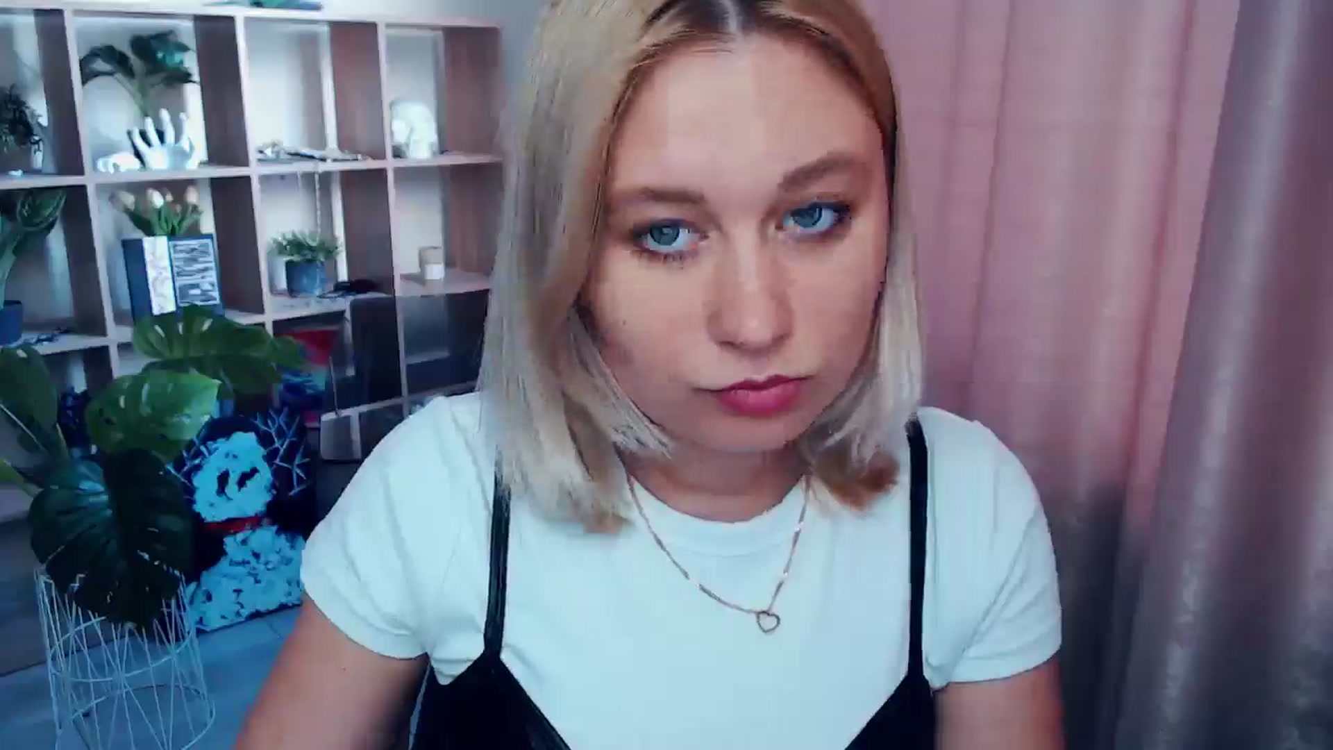 Gallery image thumbnail from Kukla_kolduna's myfreecams stream on, 06/12/2025, 17:20 image 6 of 20