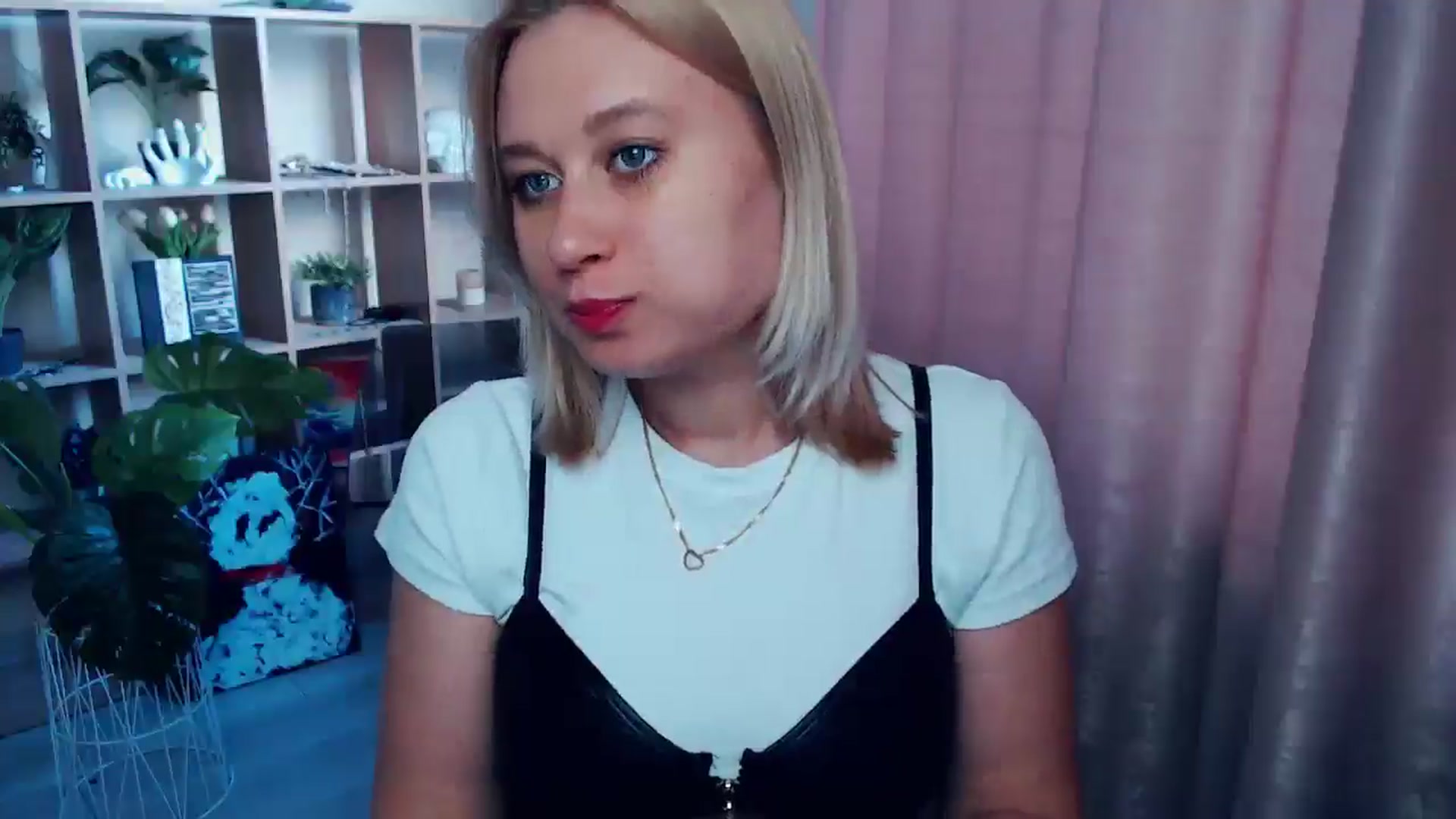 Gallery image thumbnail from Kukla_kolduna's myfreecams stream on, 06/12/2025, 17:20 image 8 of 20