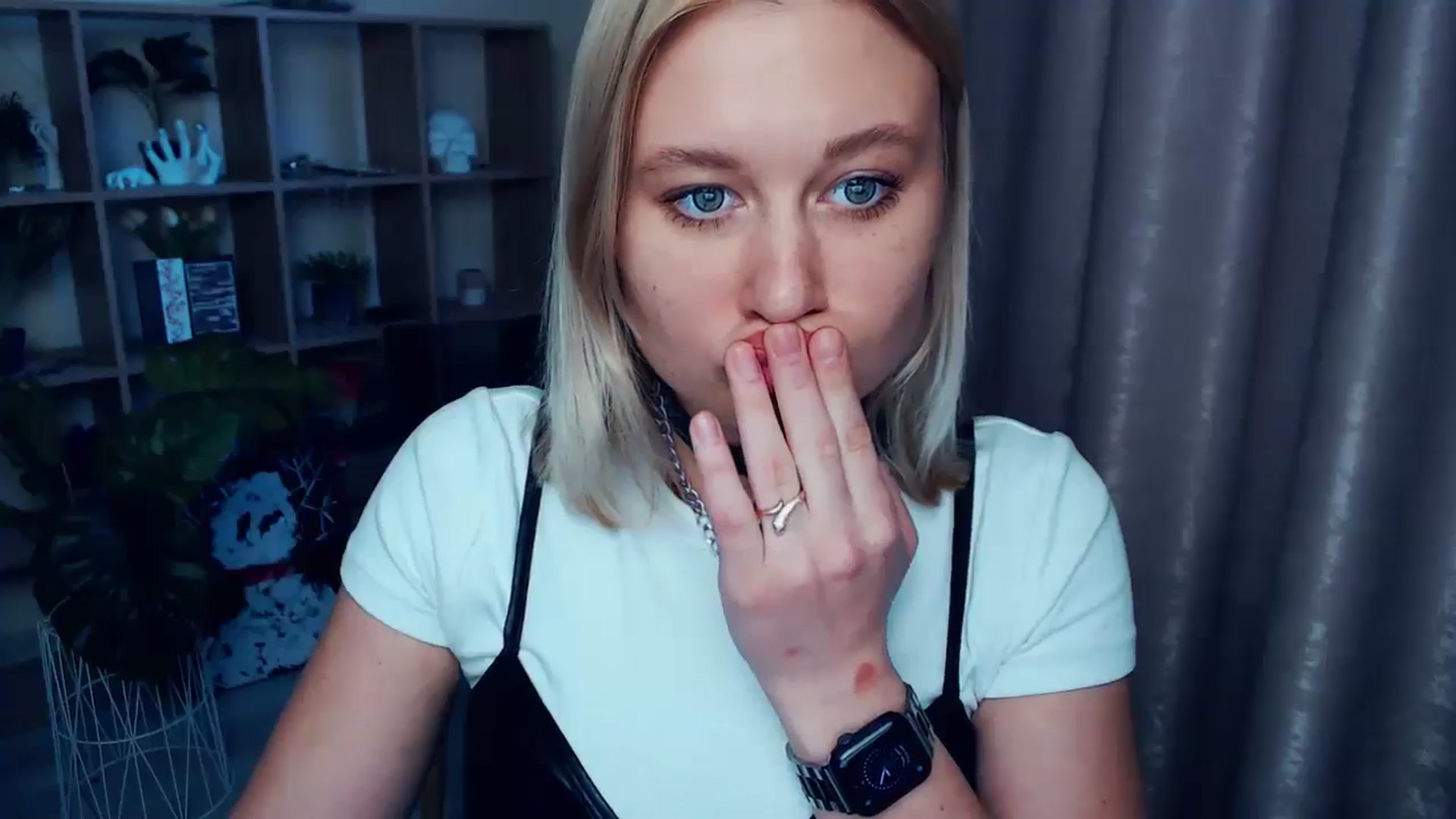 Gallery image thumbnail from Kukla_kolduna's myfreecams stream on, 06/12/2025, 18:13 image 10 of 20