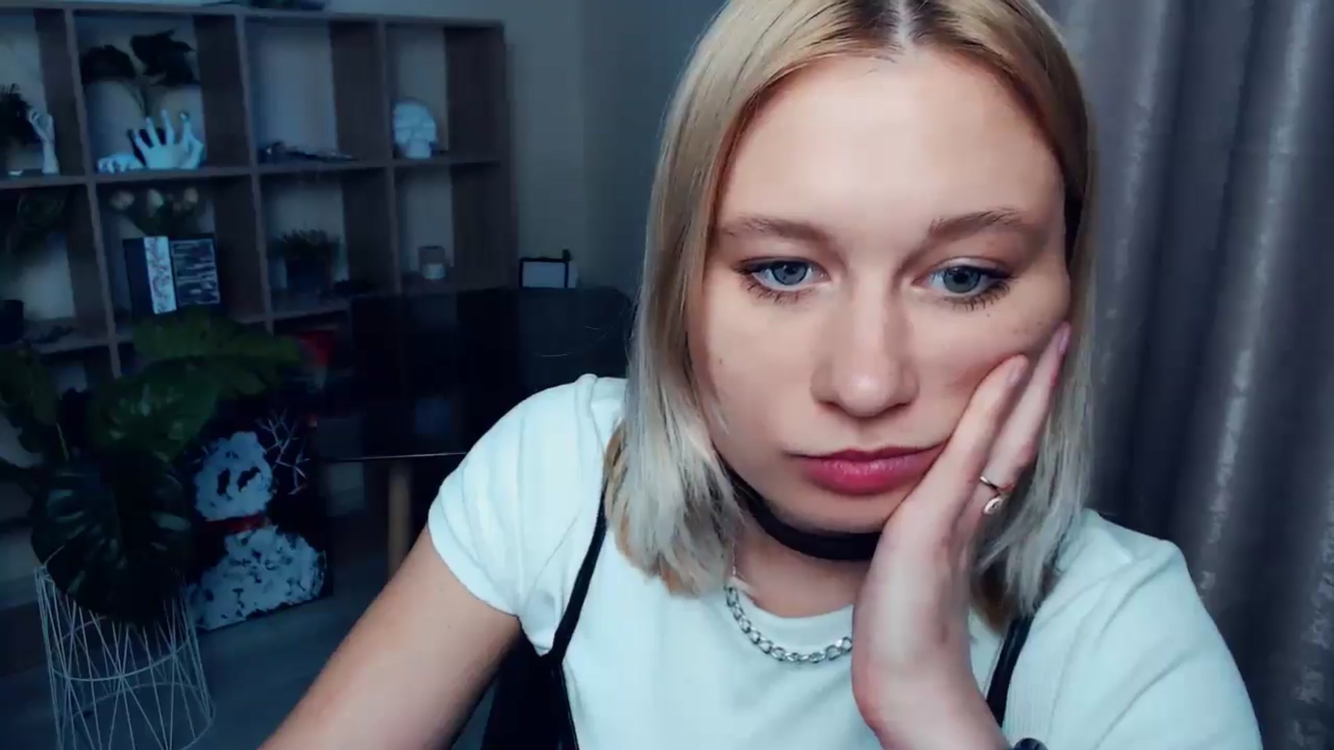 Gallery image thumbnail from Kukla_kolduna's myfreecams stream on, 06/12/2025, 18:13 image 19 of 20