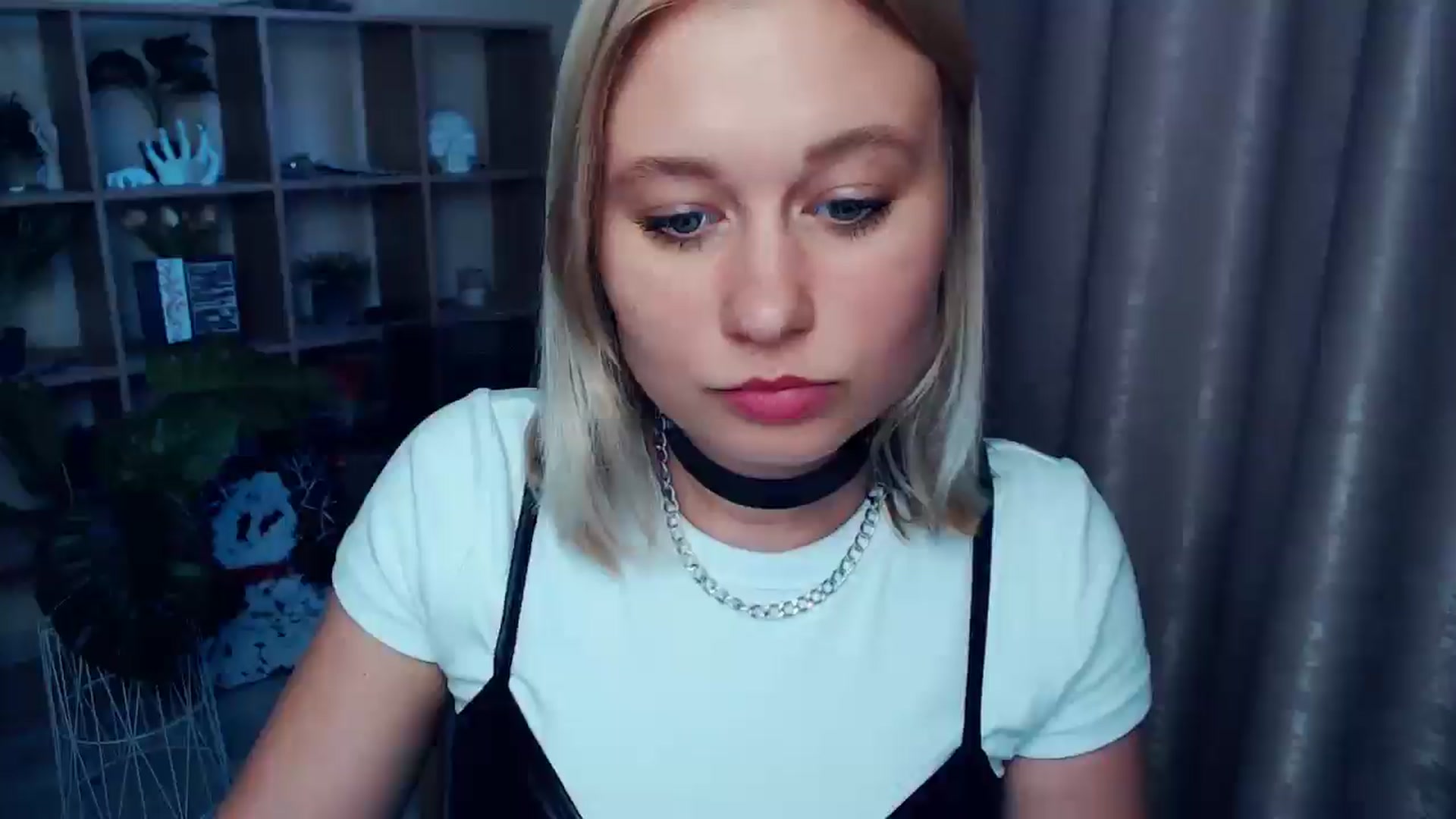 Gallery image thumbnail from Kukla_kolduna's myfreecams stream on, 06/12/2025, 18:13 image 9 of 20