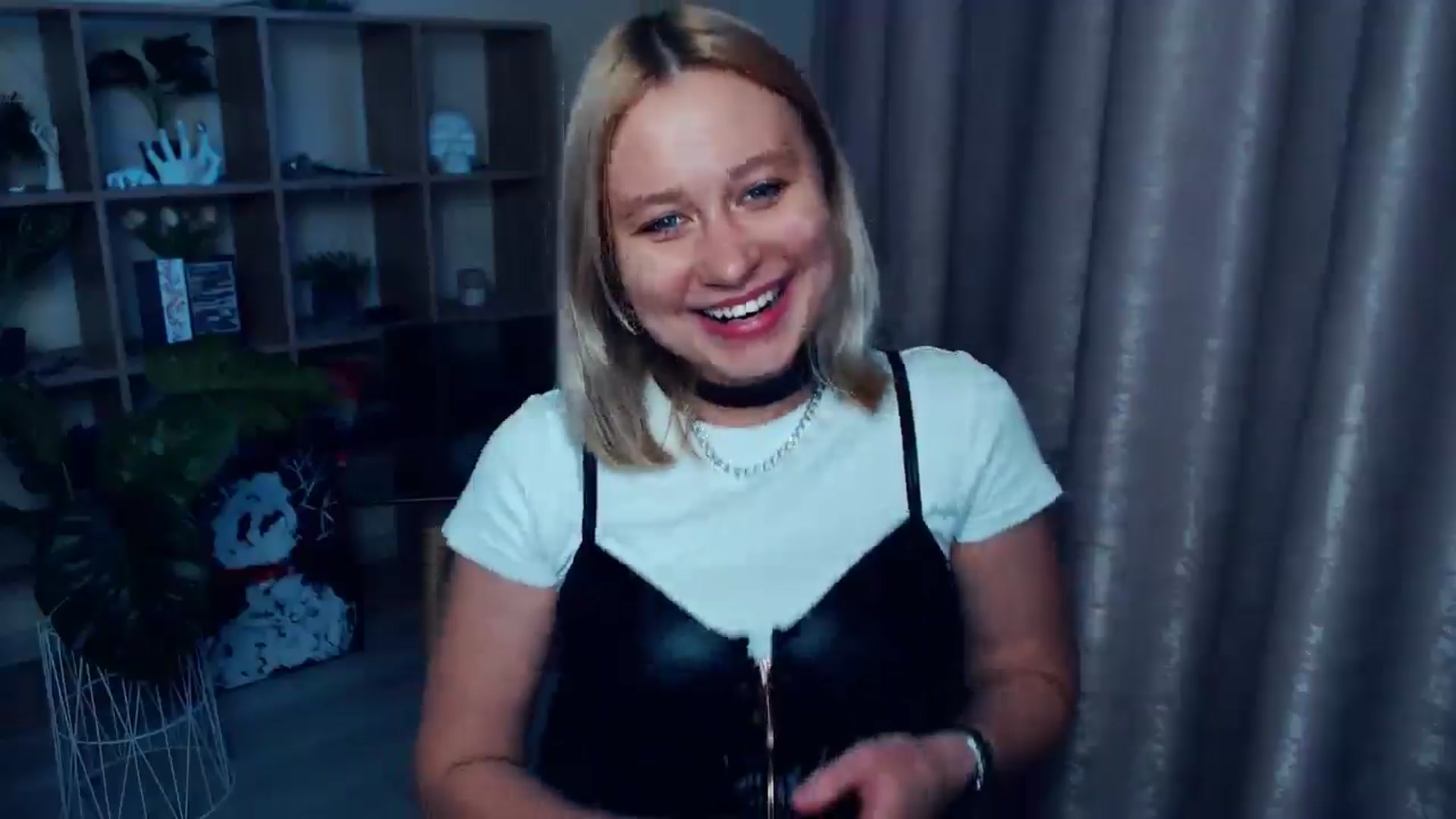 Gallery image thumbnail from Kukla_kolduna's myfreecams stream on, 06/12/2025, 18:13 image 16 of 20