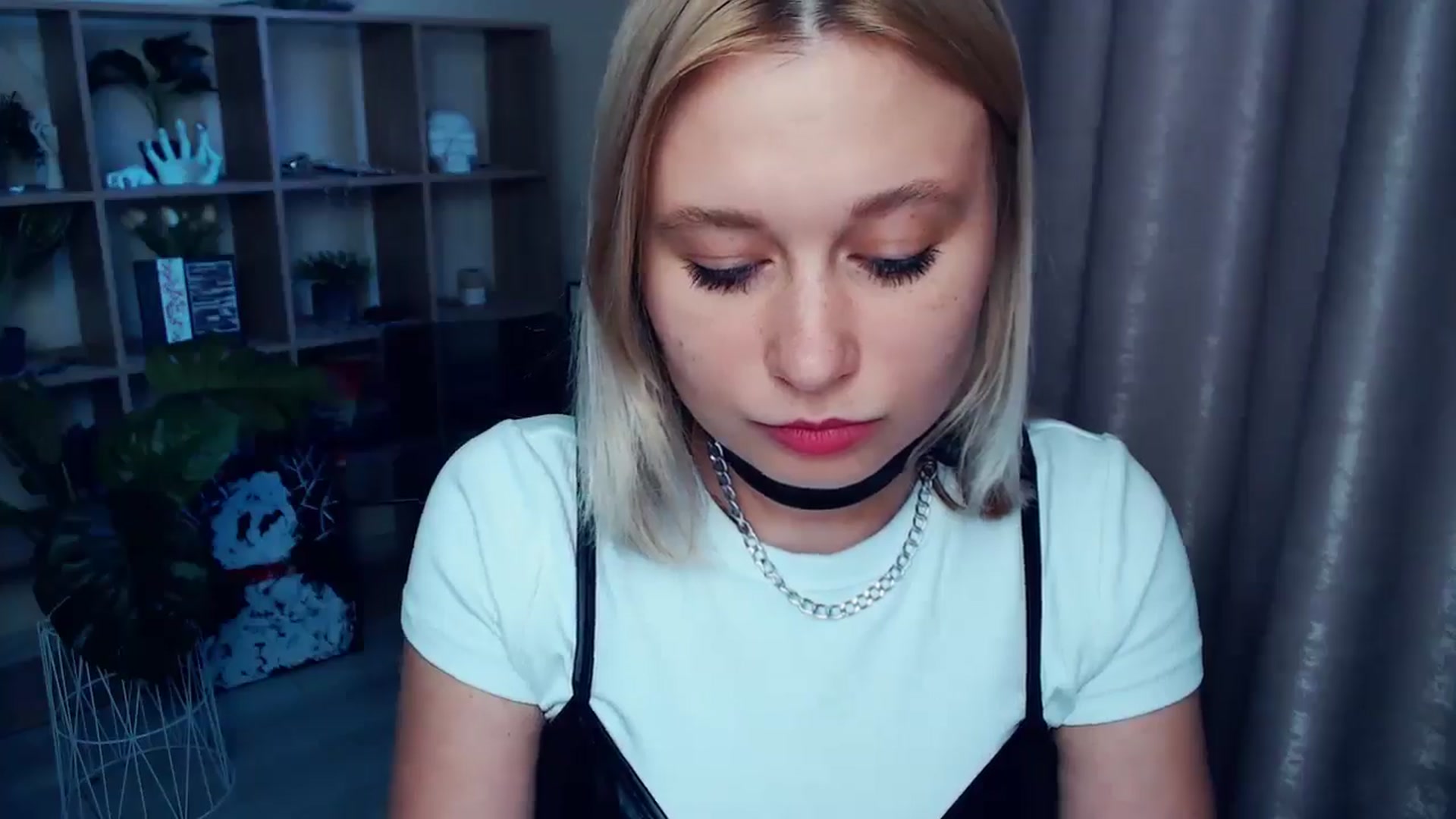 Gallery image thumbnail from Kukla_kolduna's myfreecams stream on, 06/12/2025, 18:13 image 8 of 20