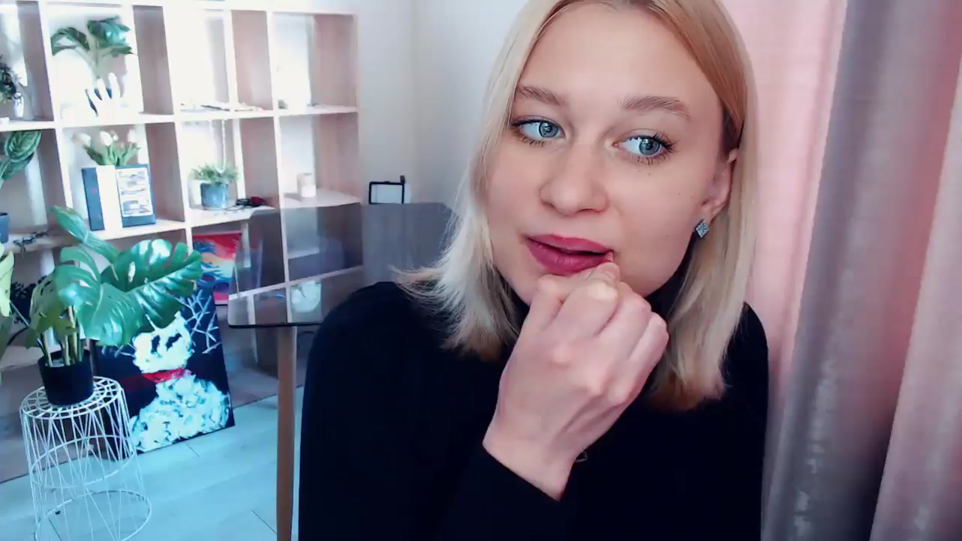 Gallery image thumbnail from Kukla_kolduna's myfreecams stream on, 06/13/2025, 16:05 image 1 of 20