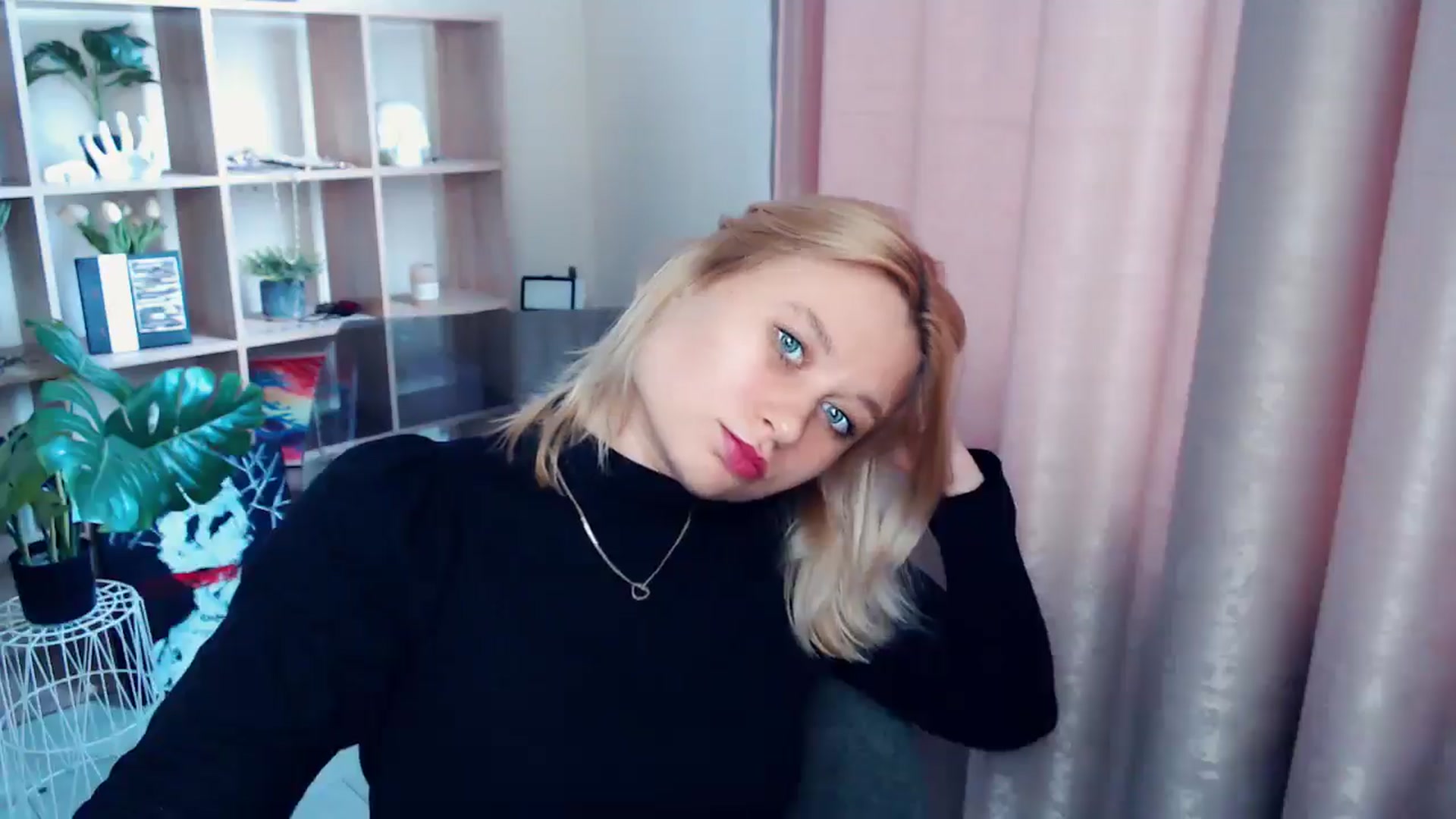 Gallery image thumbnail from Kukla_kolduna's myfreecams stream on, 06/13/2025, 17:17 image 12 of 20