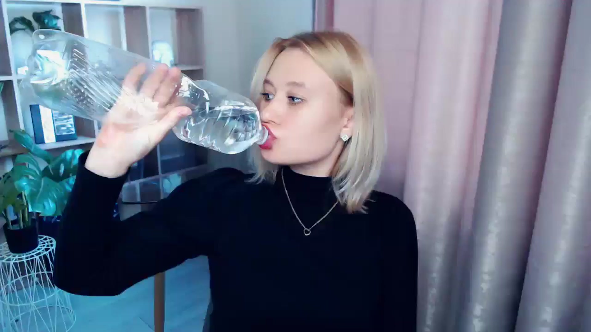 Gallery image thumbnail from Kukla_kolduna's myfreecams stream on, 06/13/2025, 17:17 image 18 of 20