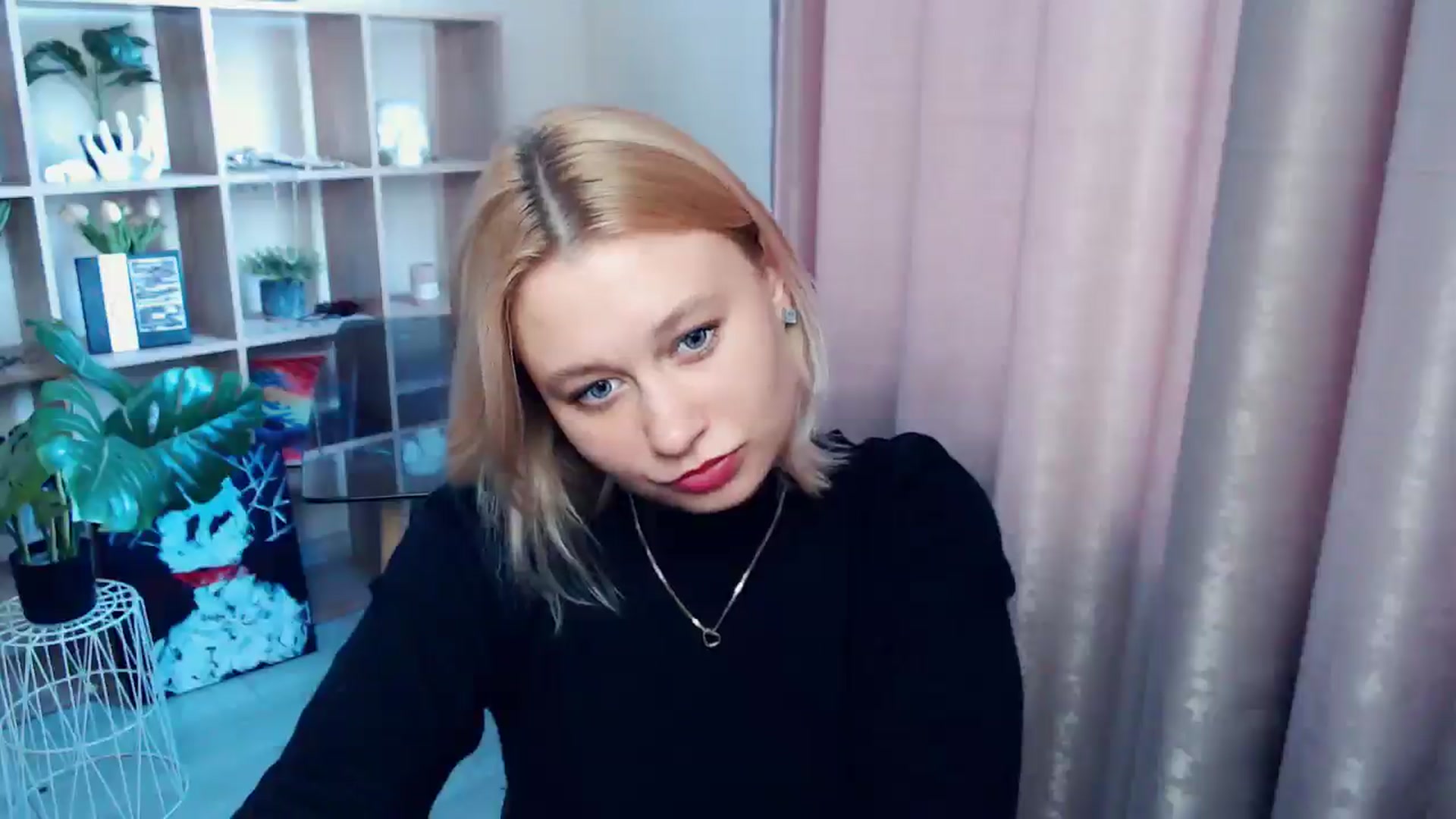 Gallery image thumbnail from Kukla_kolduna's myfreecams stream on, 06/13/2025, 17:17 image 16 of 20