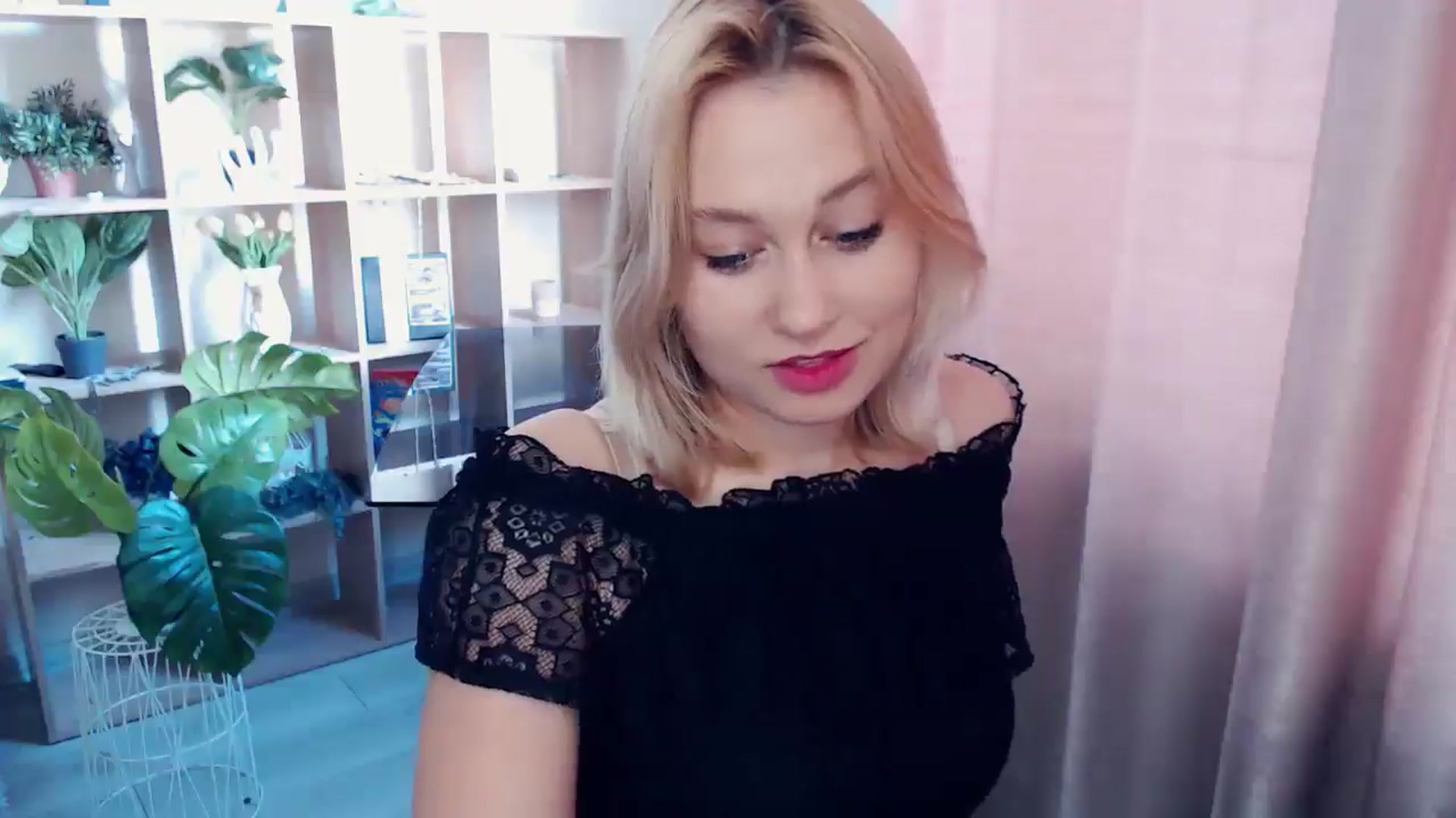Gallery image thumbnail from Kukla_kolduna's myfreecams stream on, 06/14/2025, 14:38 image 7 of 20
