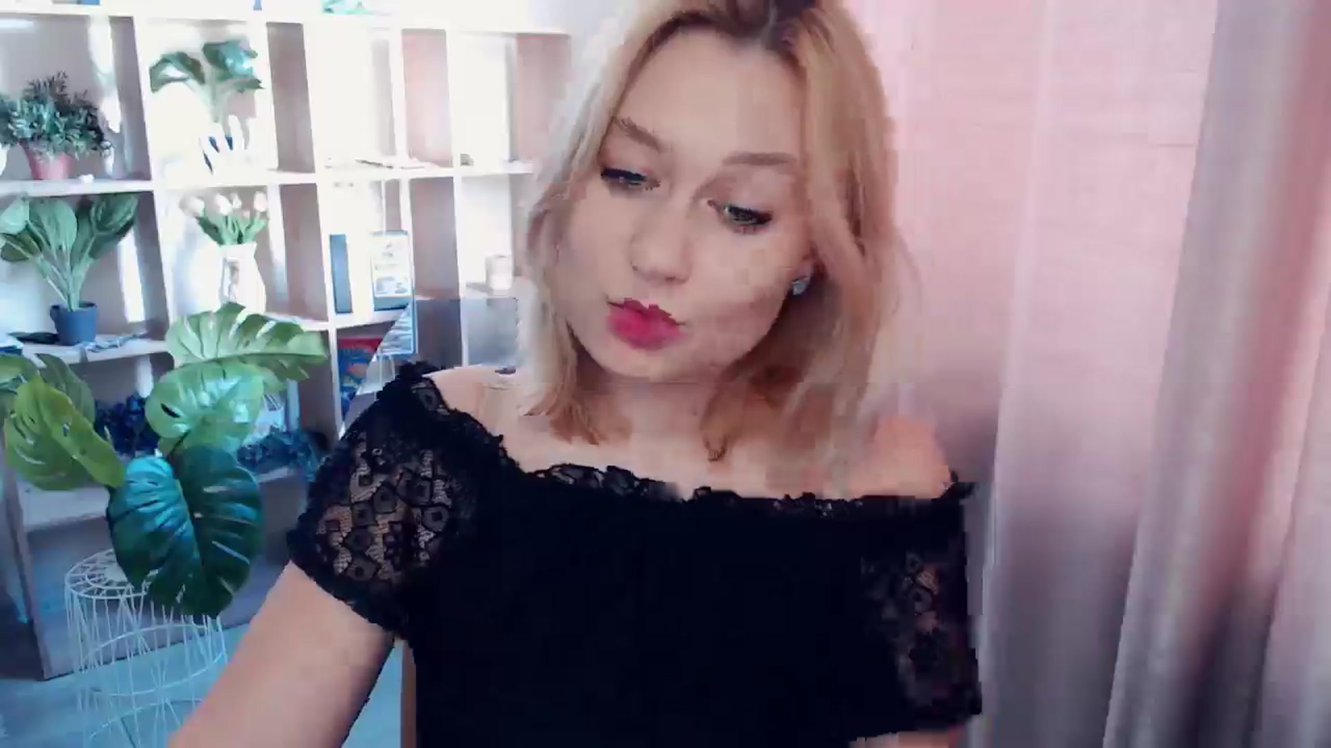 Gallery image thumbnail from Kukla_kolduna's myfreecams stream on, 06/14/2025, 14:38 image 17 of 20