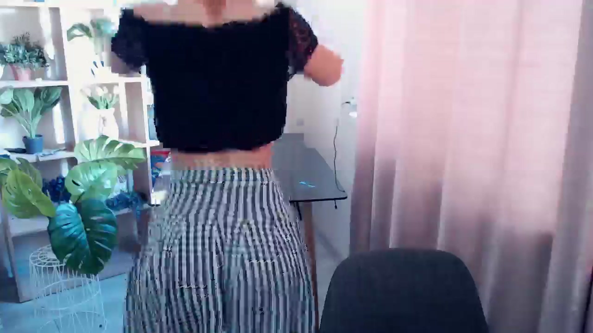 Gallery image thumbnail from Kukla_kolduna's myfreecams stream on, 06/14/2025, 14:38 image 18 of 20