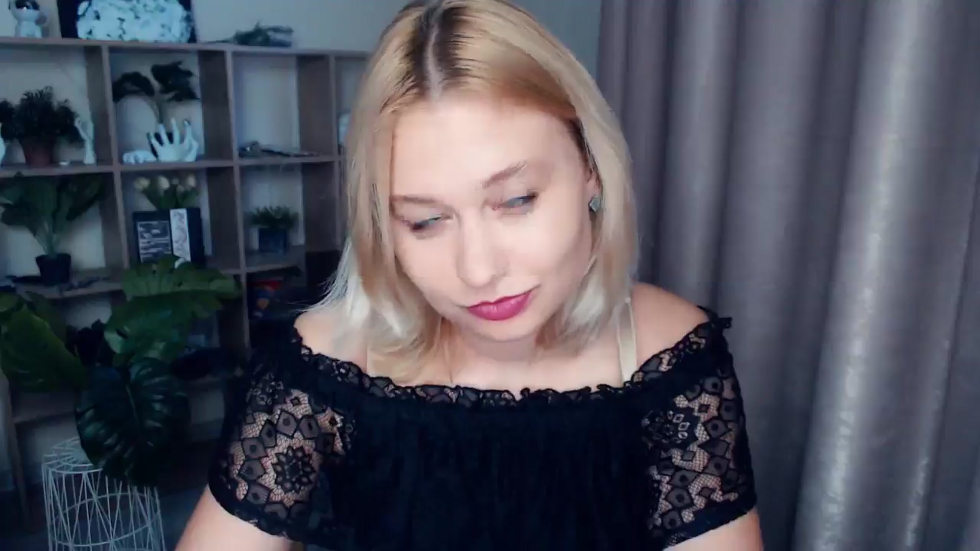 Gallery image thumbnail from Kukla_kolduna's myfreecams stream on, 06/14/2025, 18:08 image 10 of 20