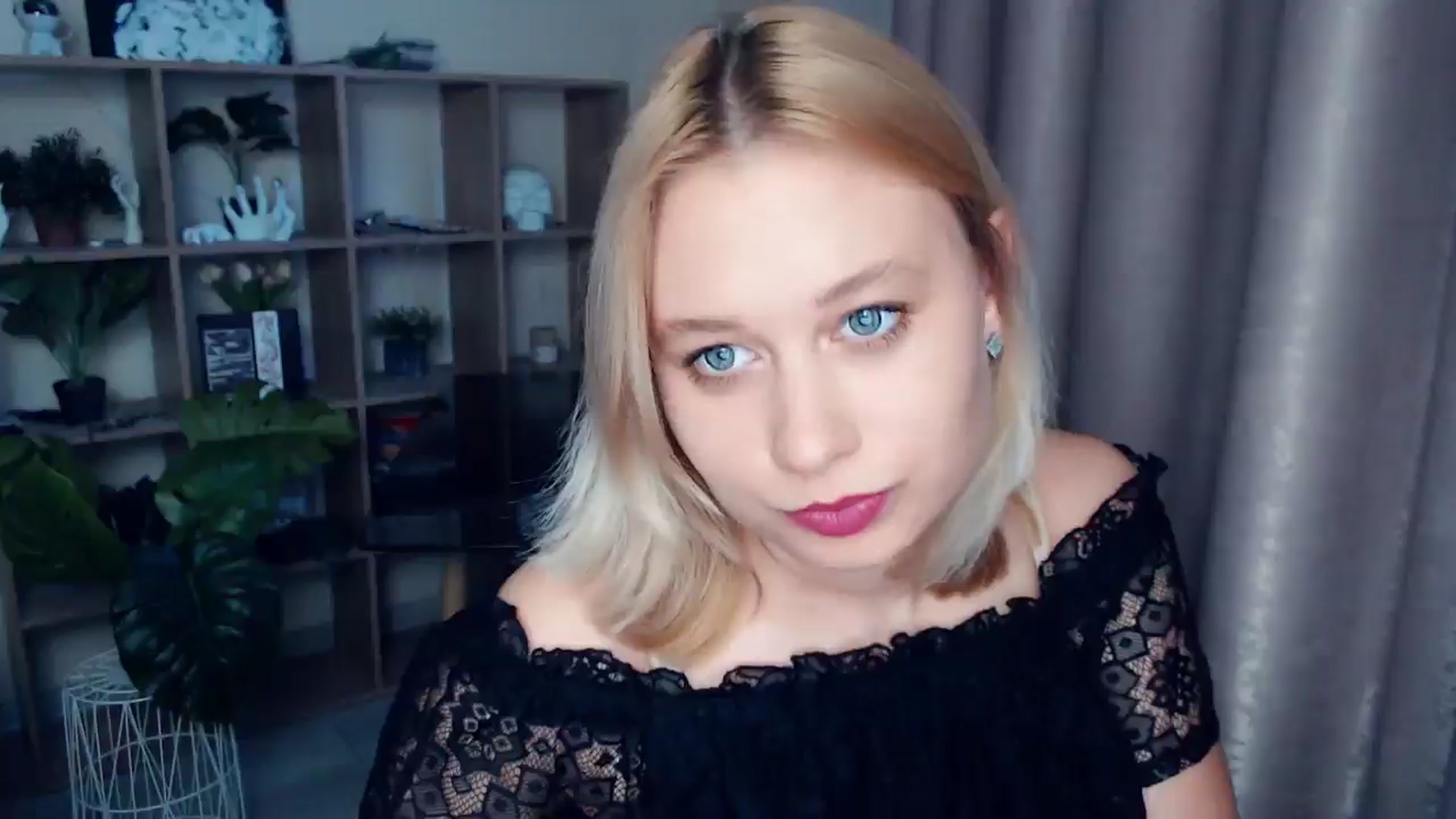 Gallery image thumbnail from Kukla_kolduna's myfreecams stream on, 06/14/2025, 18:08 image 16 of 20