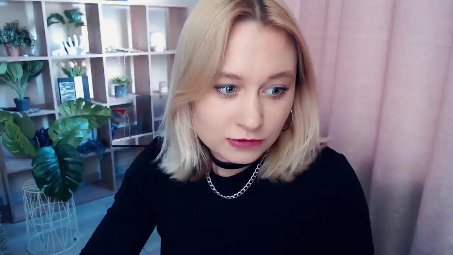 Gallery image thumbnail from Kukla_kolduna's myfreecams stream on, 06/15/2025, 17:02 image 18 of 20