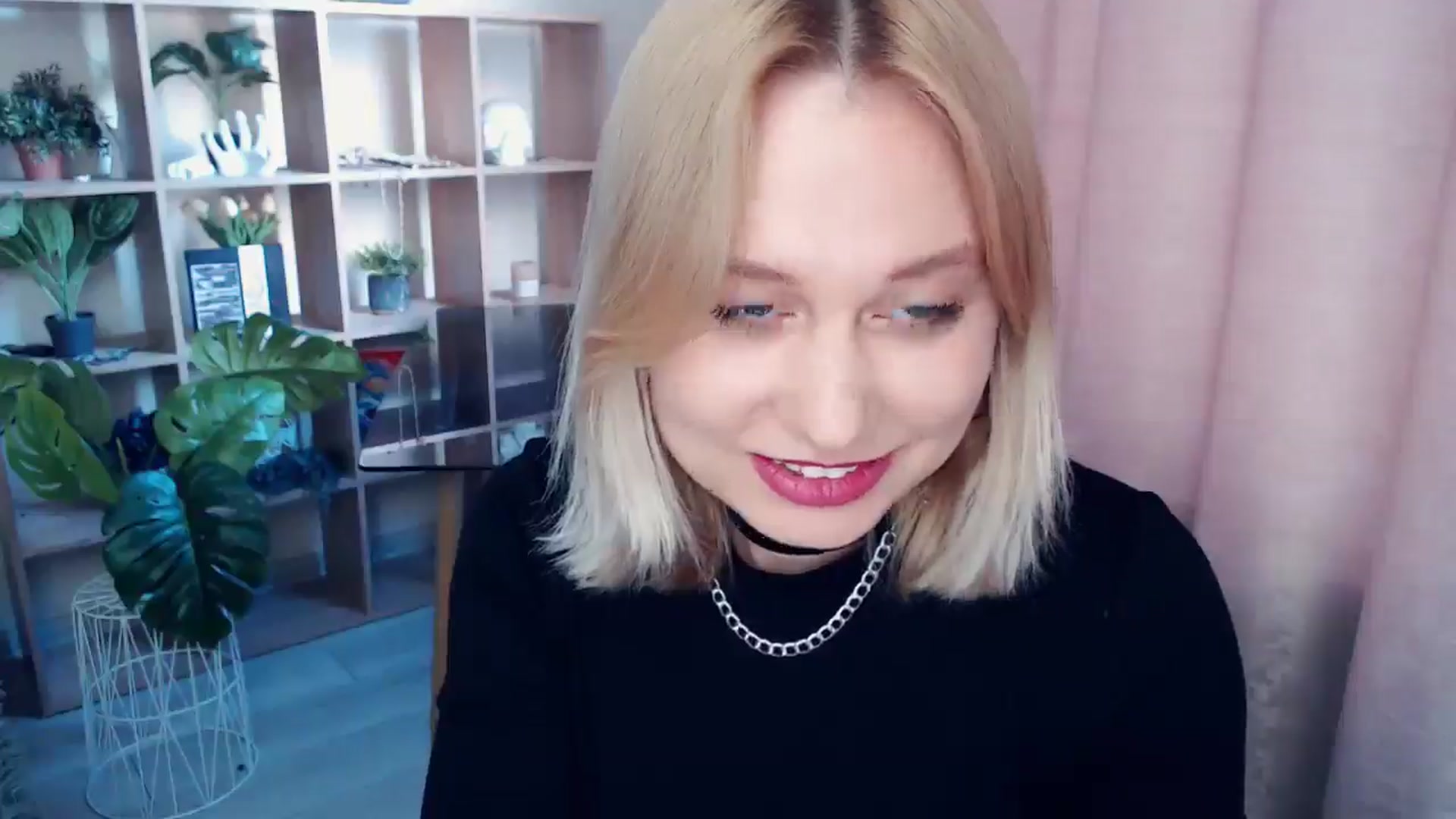 Gallery image thumbnail from Kukla_kolduna's myfreecams stream on, 06/15/2025, 17:02 image 19 of 20