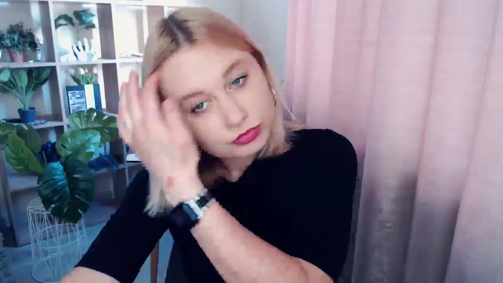 Gallery image thumbnail from Kukla_kolduna's myfreecams stream on, 06/15/2025, 17:02 image 5 of 20