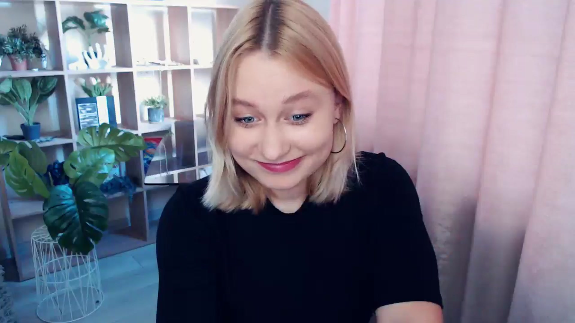 Gallery image thumbnail from Kukla_kolduna's myfreecams stream on, 06/15/2025, 17:02 image 6 of 20