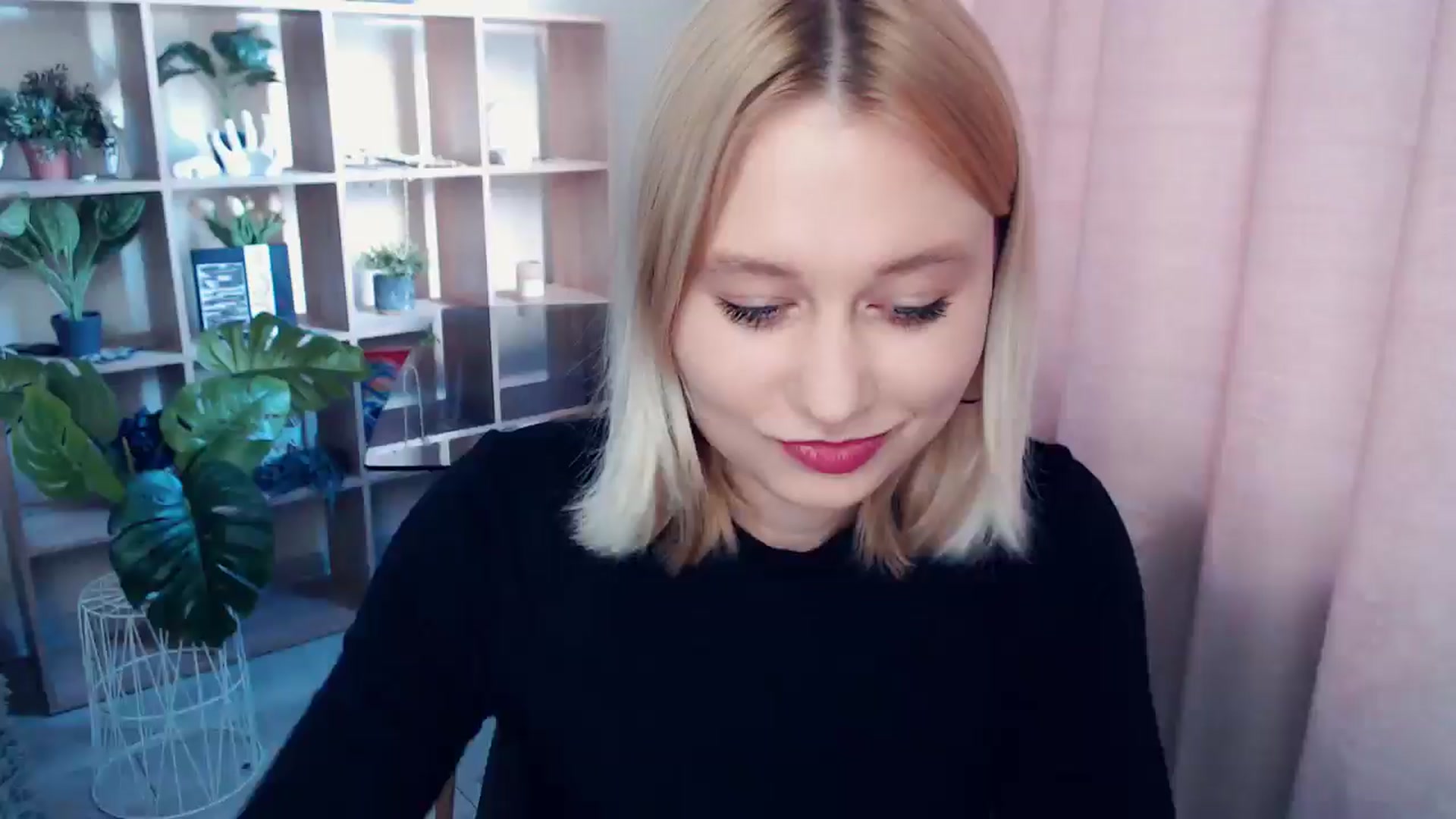 Gallery image thumbnail from Kukla_kolduna's myfreecams stream on, 06/15/2025, 17:02 image 10 of 20