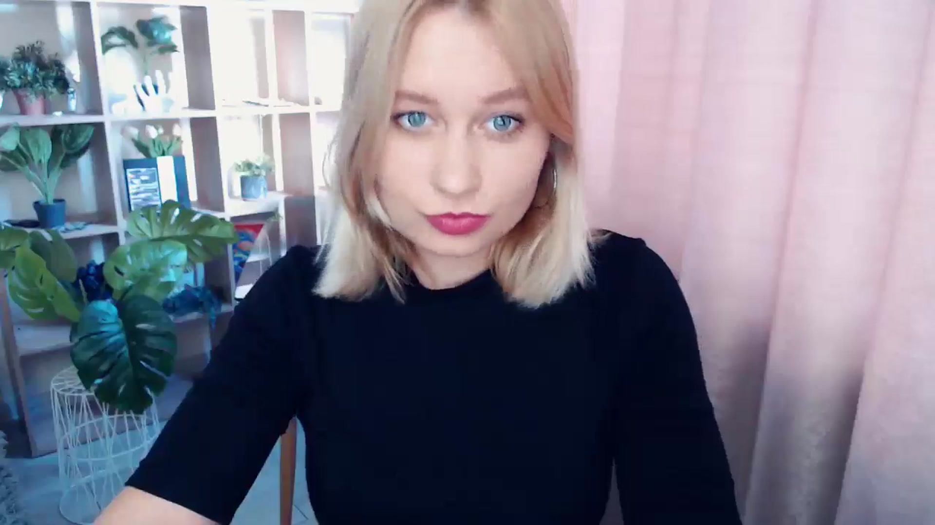 Gallery image thumbnail from Kukla_kolduna's myfreecams stream on, 06/15/2025, 17:02 image 2 of 20