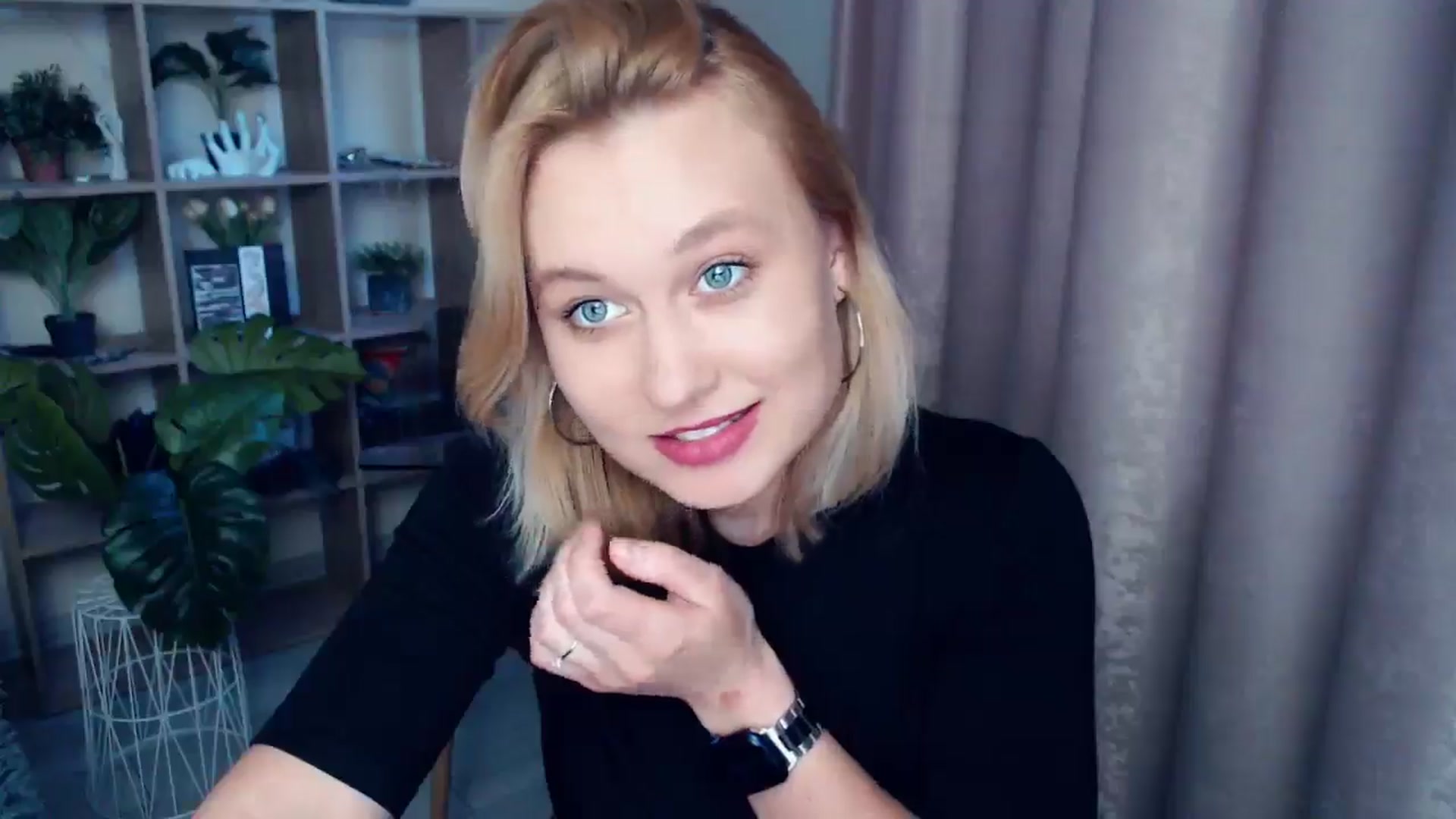 Gallery image thumbnail from Kukla_kolduna's myfreecams stream on, 06/15/2025, 18:17 image 14 of 20