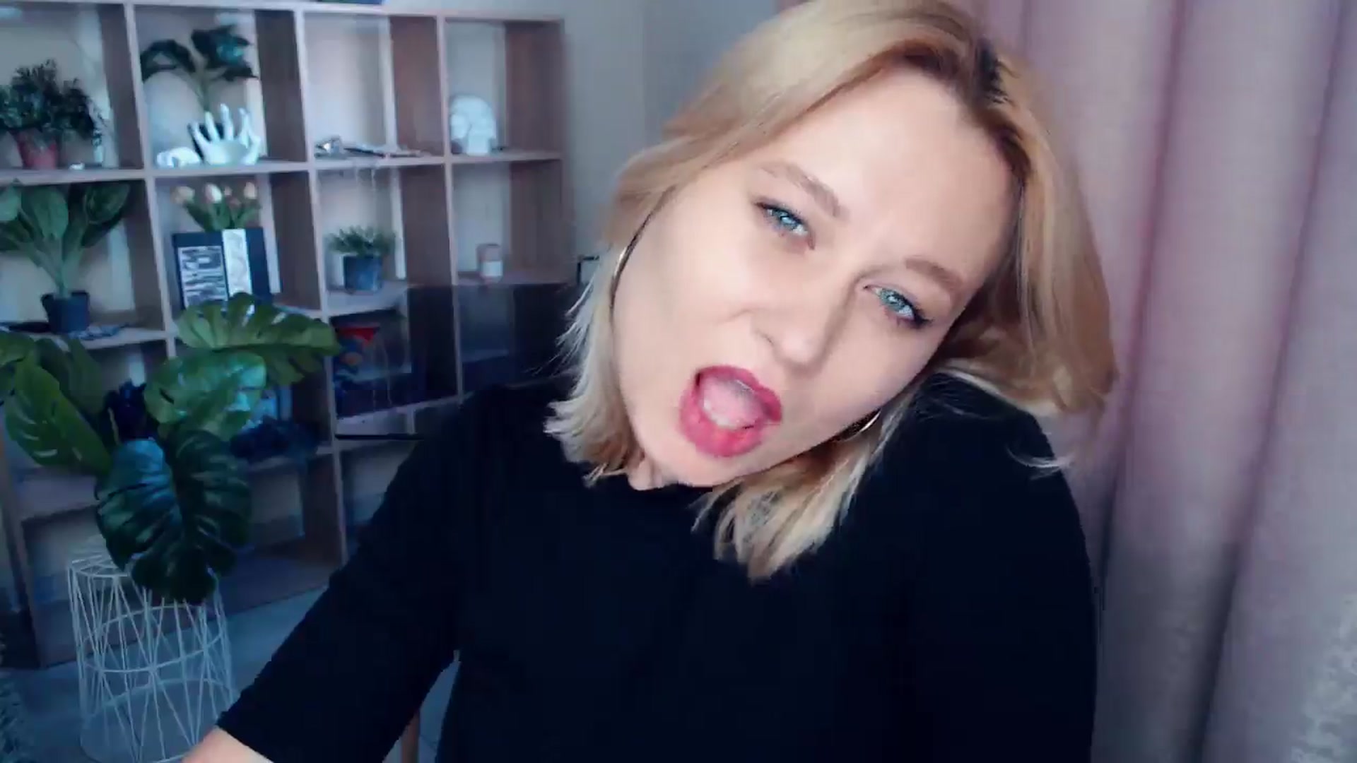 Gallery image thumbnail from Kukla_kolduna's myfreecams stream on, 06/15/2025, 18:17 image 2 of 20