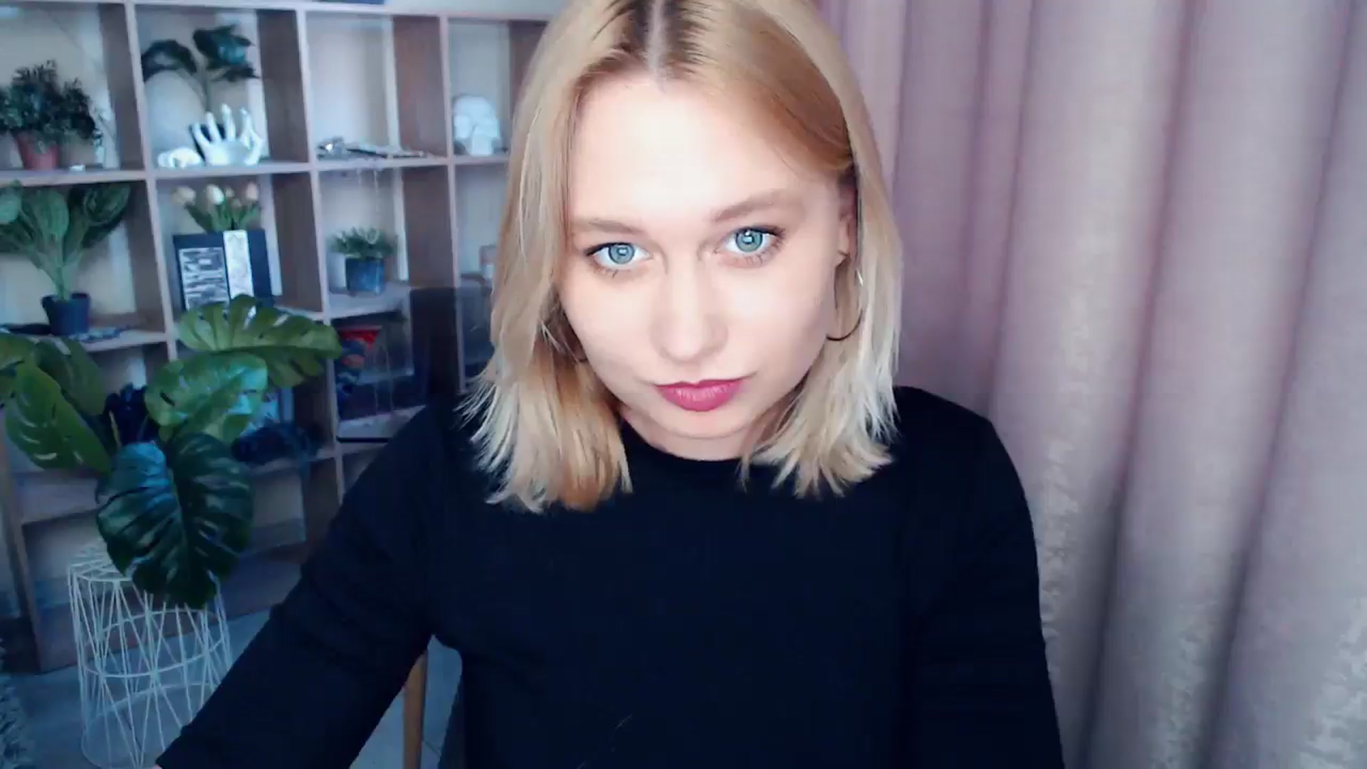 Gallery image thumbnail from Kukla_kolduna's myfreecams stream on, 06/15/2025, 18:17 image 4 of 20