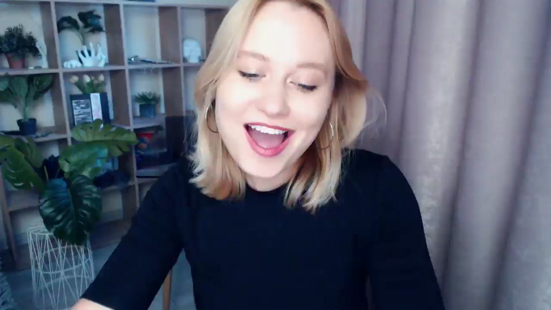Gallery image thumbnail from Kukla_kolduna's myfreecams stream on, 06/15/2025, 18:17 image 13 of 20