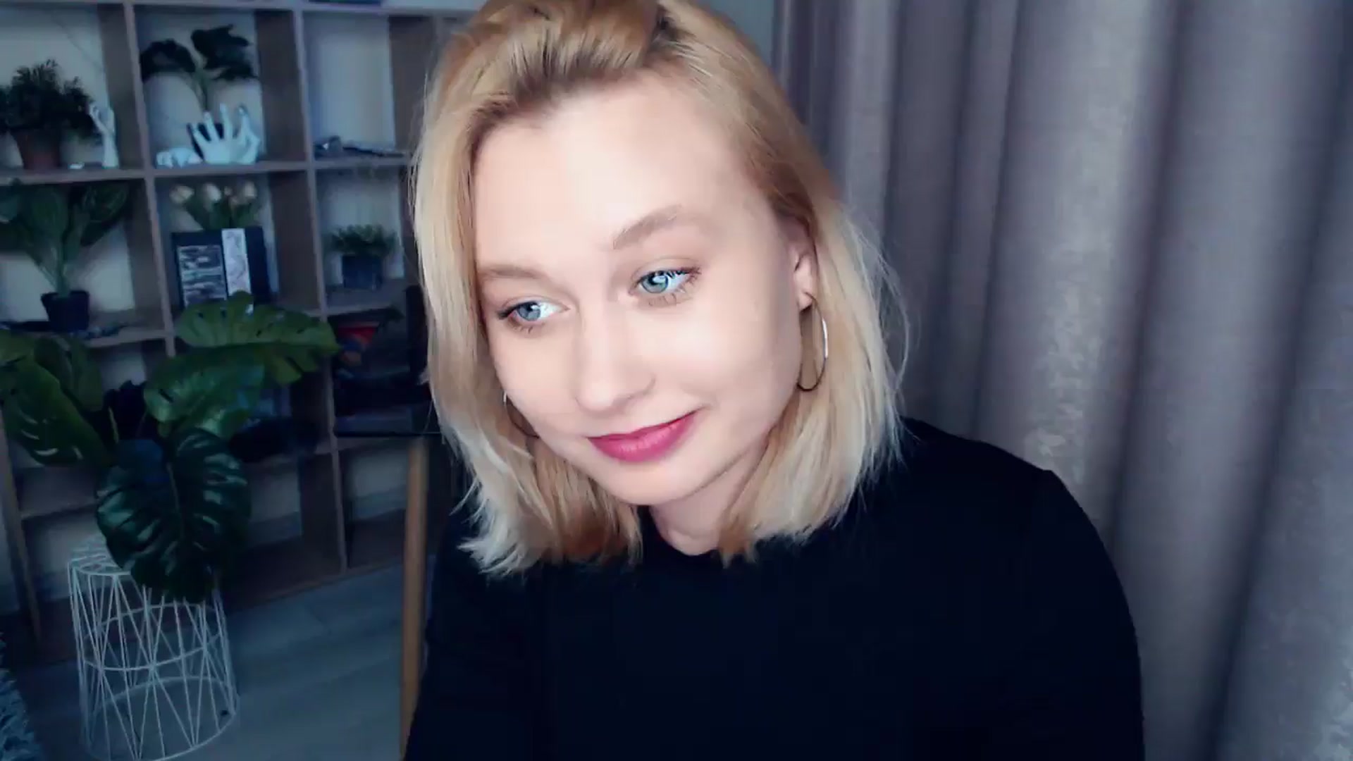 Gallery image thumbnail from Kukla_kolduna's myfreecams stream on, 06/15/2025, 18:17 image 19 of 20