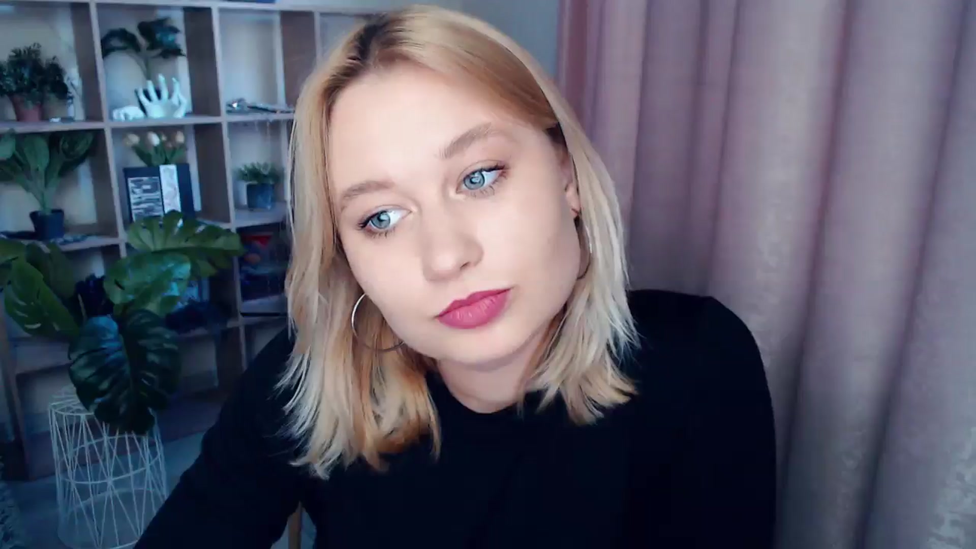 Gallery image thumbnail from Kukla_kolduna's myfreecams stream on, 06/15/2025, 18:17 image 5 of 20