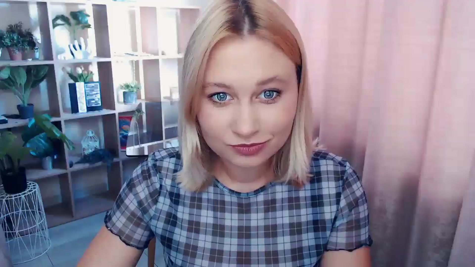Gallery image thumbnail from Kukla_kolduna's myfreecams stream on, 06/19/2025, 16:09 image 4 of 20